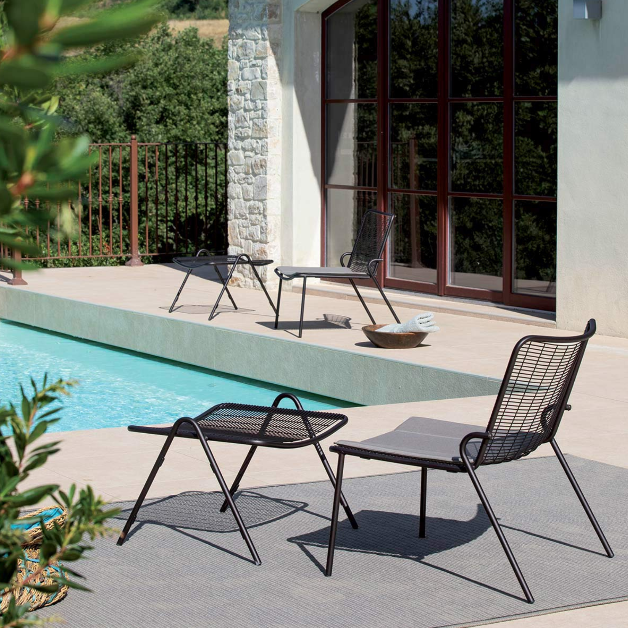 Repose-pieds en métal peint Tabouret bas de jardin "Roma" 65x54 cm 44h