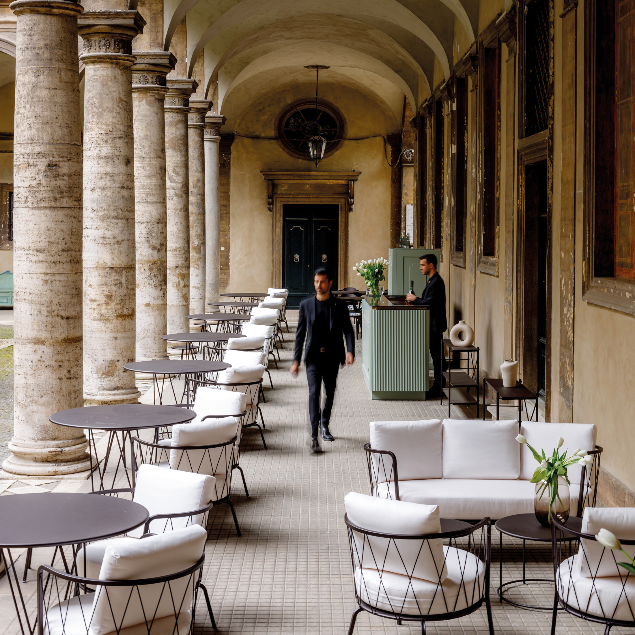 Table de jardin et bar ronde en métal galvanisé avec socle amovible "Daisy6"