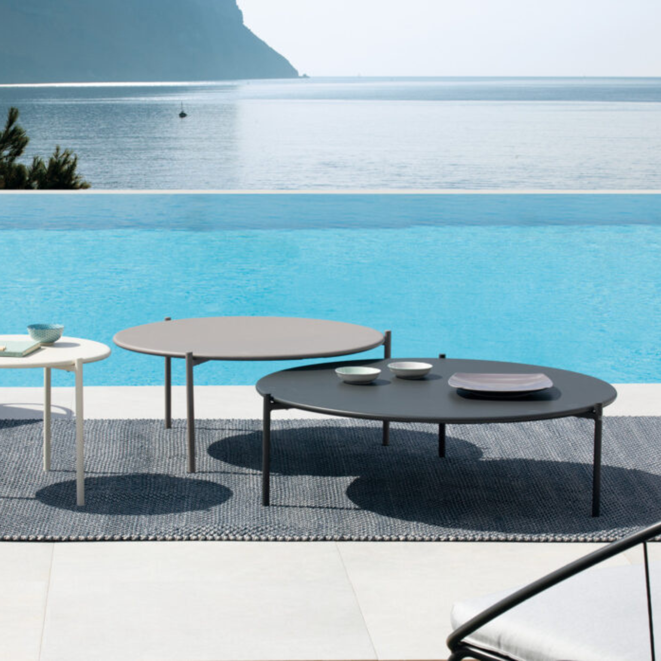 Table basse ronde en métal "Aria2" table de jardin empilable 90x90 cm 40h