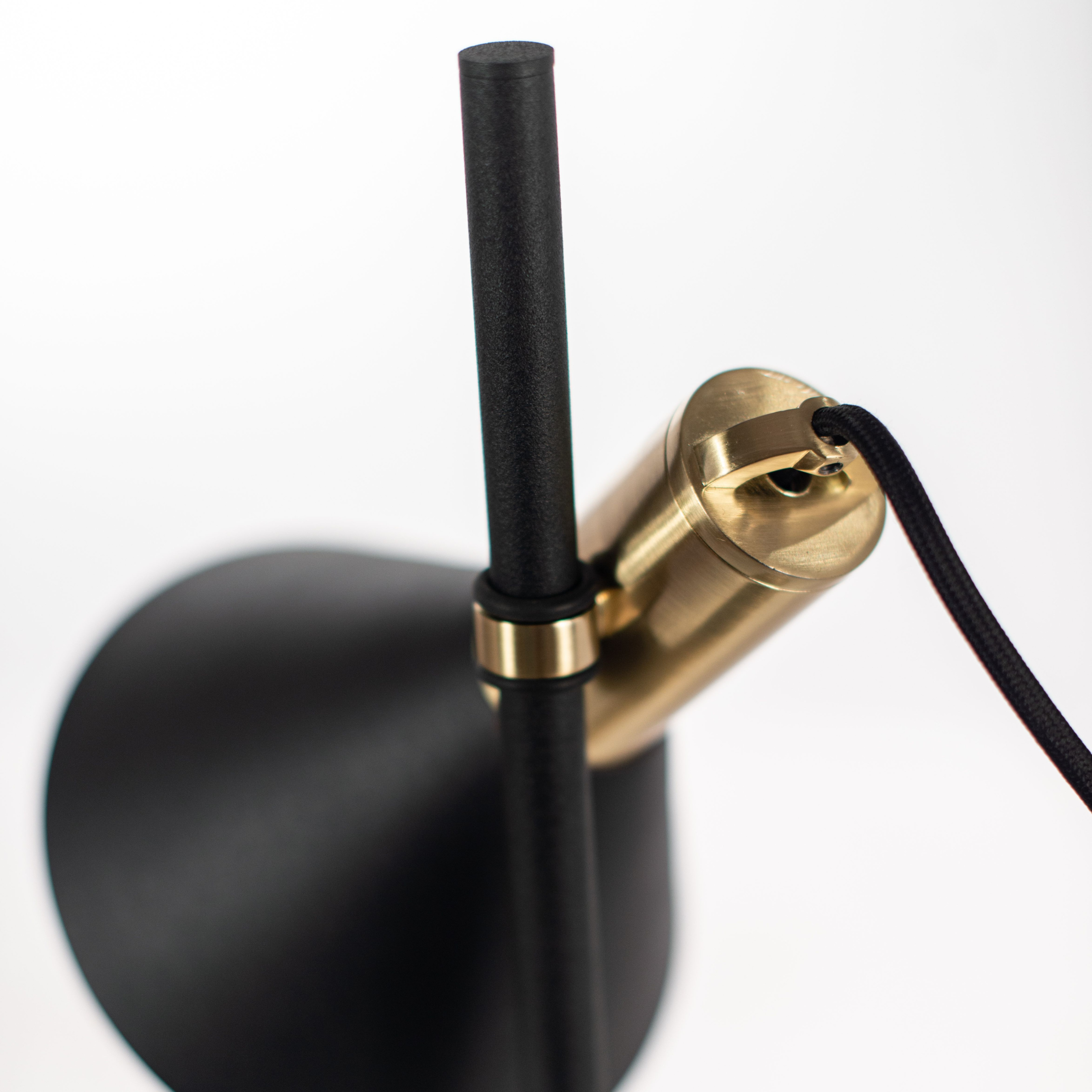 Lampada in metallo con paralume in ottone "Lucia" da terra e tavolo