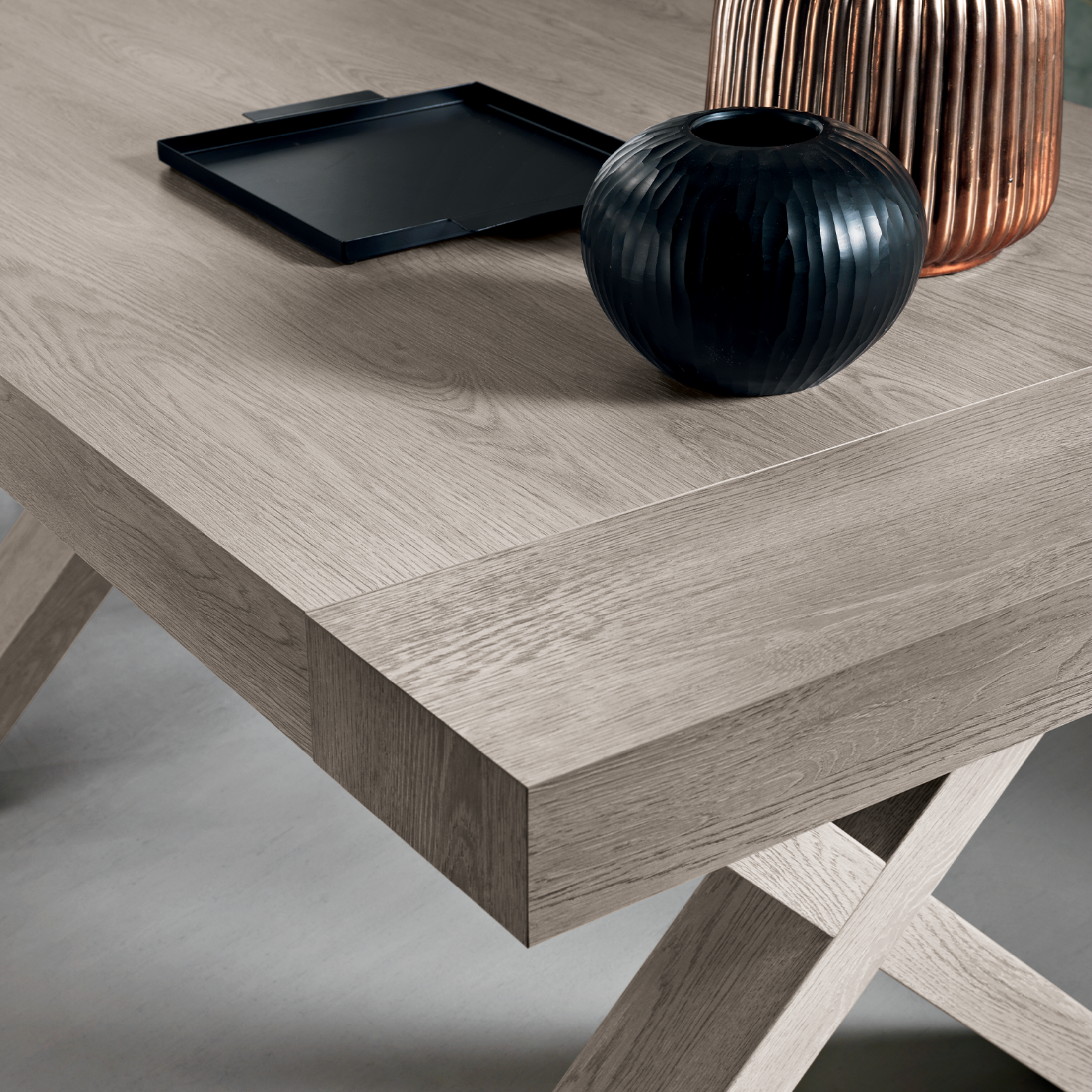 Tavolo allungabile da pranzo "Barton" con allunghe in laminato effetto legno cm 160/260x90 76h
