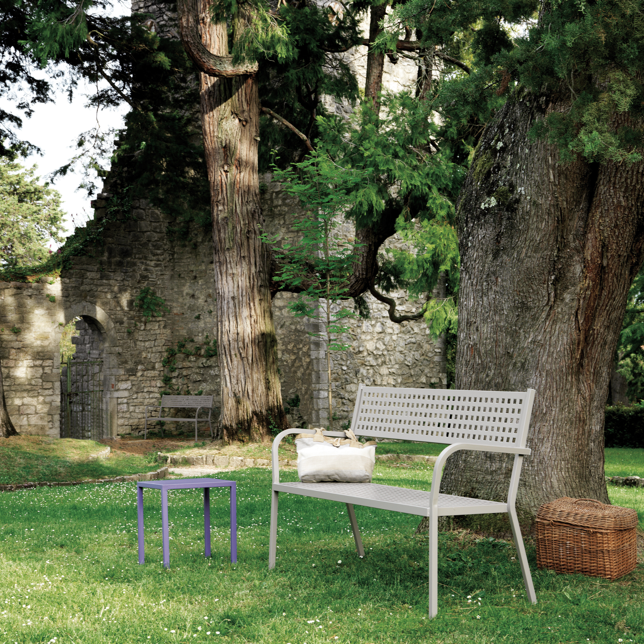Banquette de jardin en métal "Alice1" canapé empilable avec accoudoirs 148x53 cm 85h