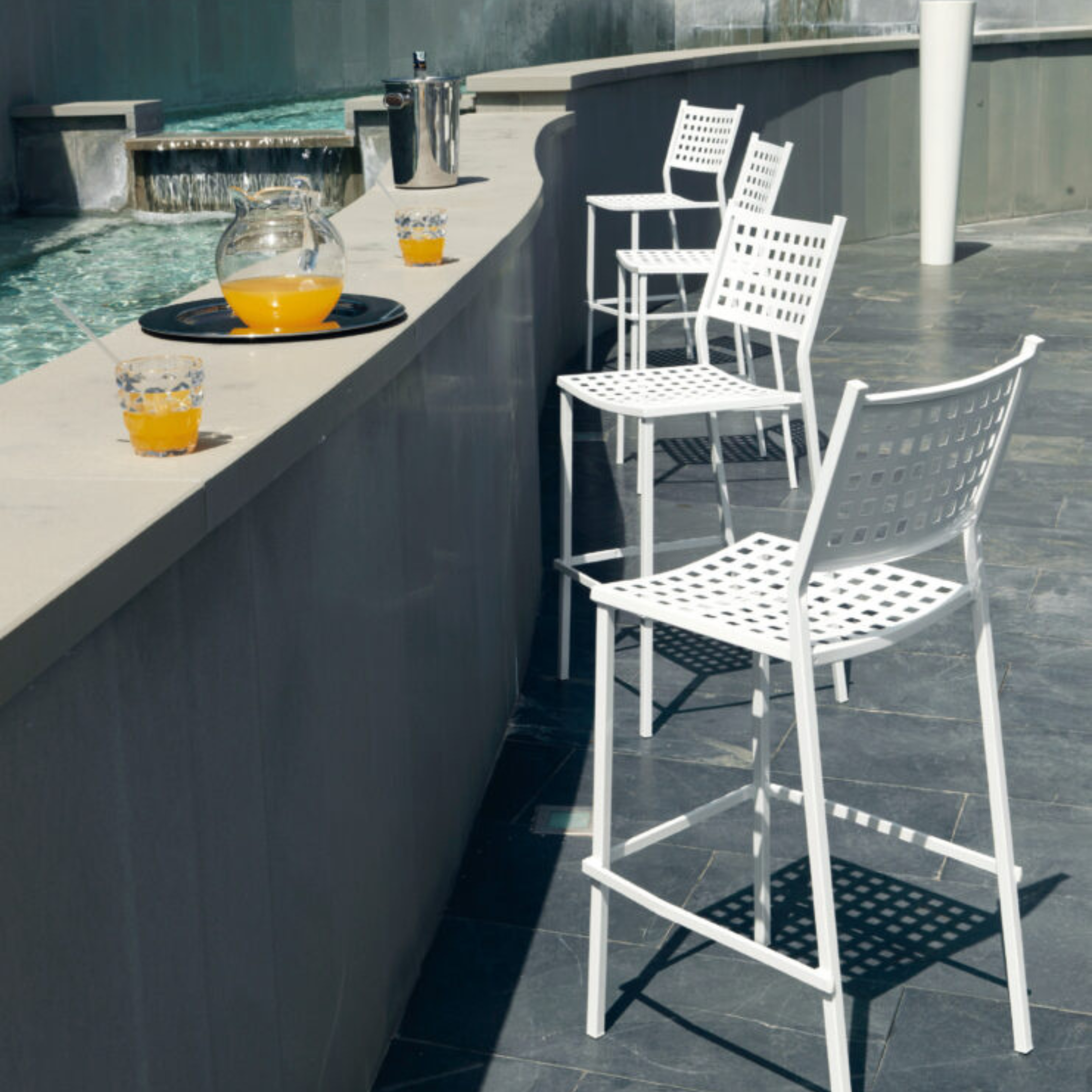 Taburete de jardín apilable de metal "Alice" 44x51 cm 107h