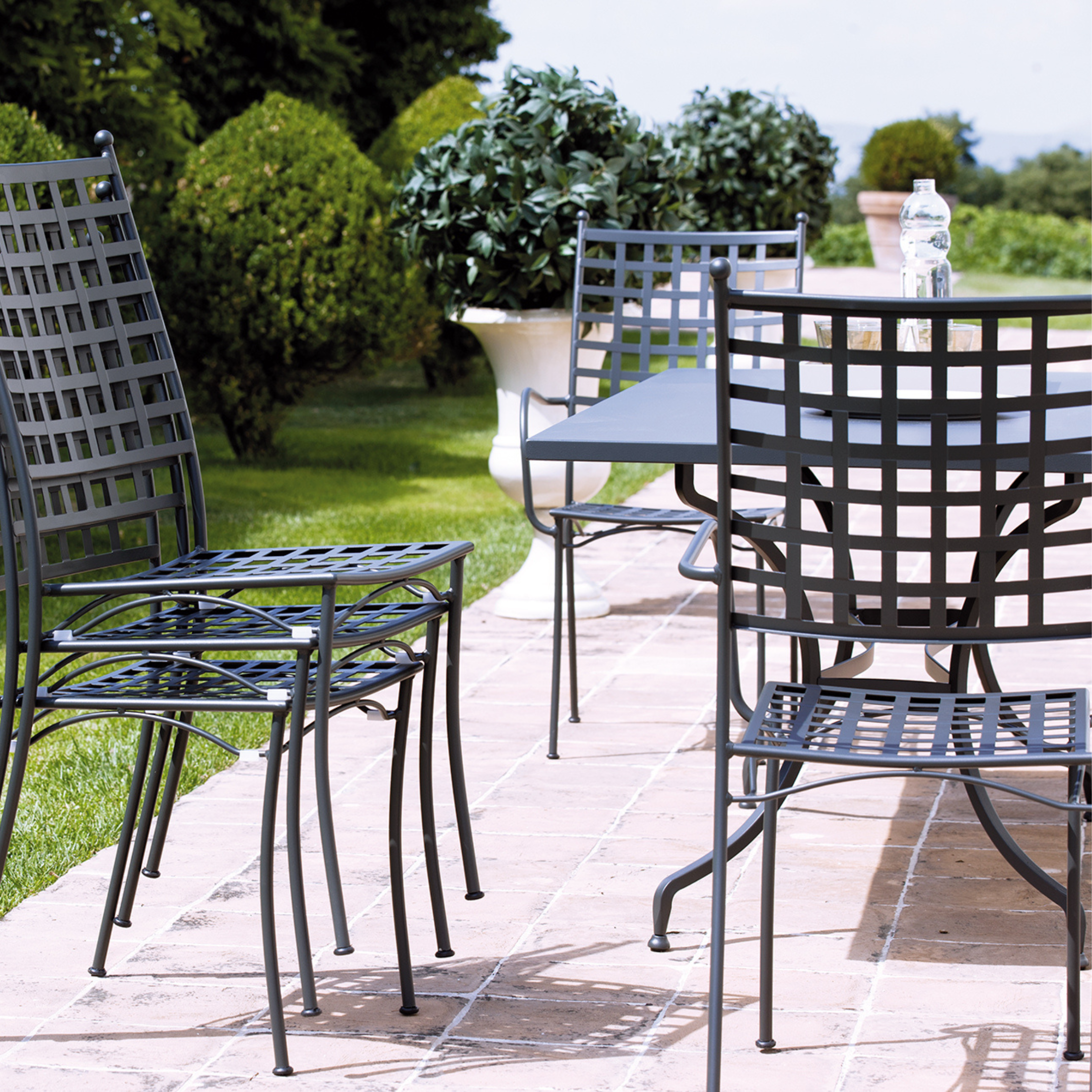Table à manger "Tosca" en métal galvanisé pour jardin h 75 cm