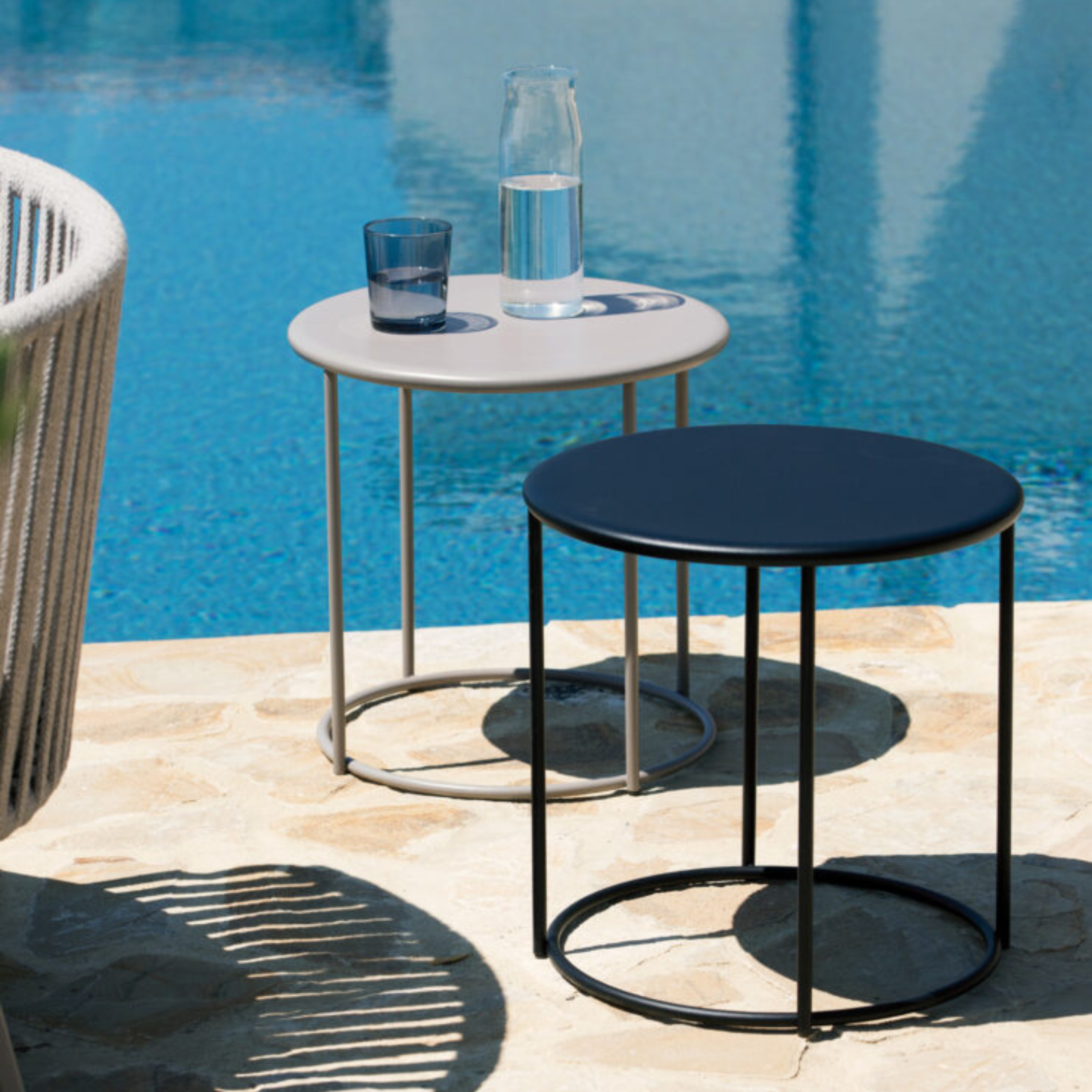 Table ronde en métal "Daisy" table basse pour jardin h 45 cm