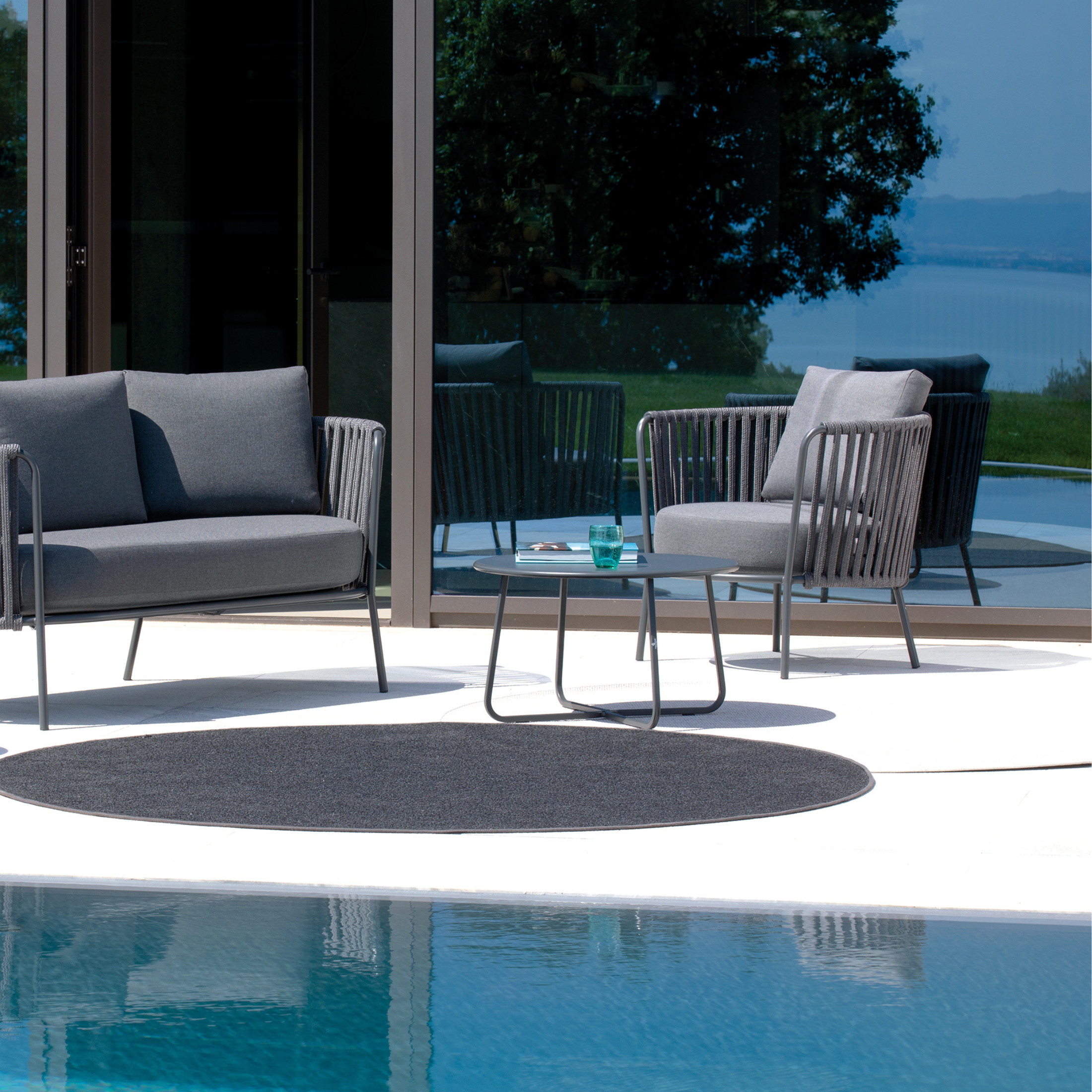 Maxi fauteuil bas en corde et métal chaise longue de jardin "Daisy Rope" 104x104 cm 71h