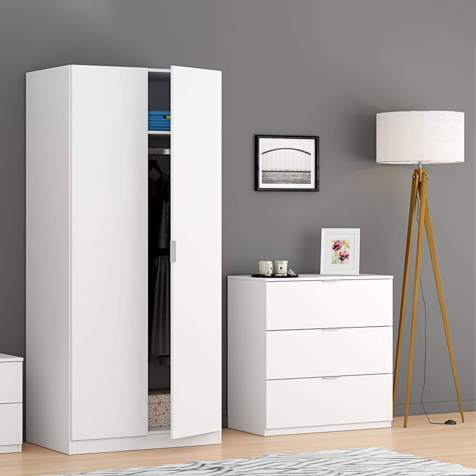 Set mobili per camera da letto Urban cassettiera e comodino in truciolare rovere o bianco