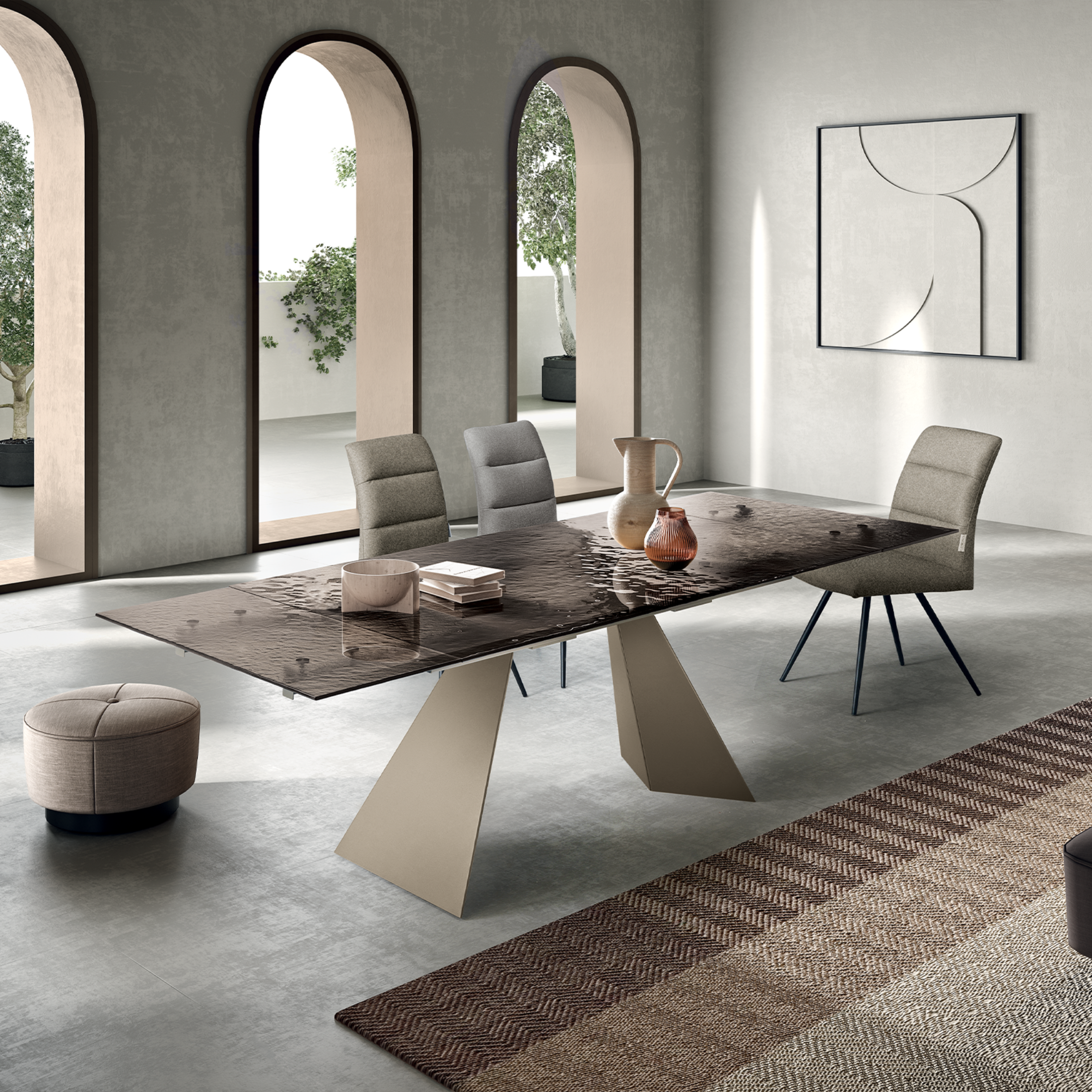 Tavolo allungabile da pranzo "Rubino" con piano in vetro martellato