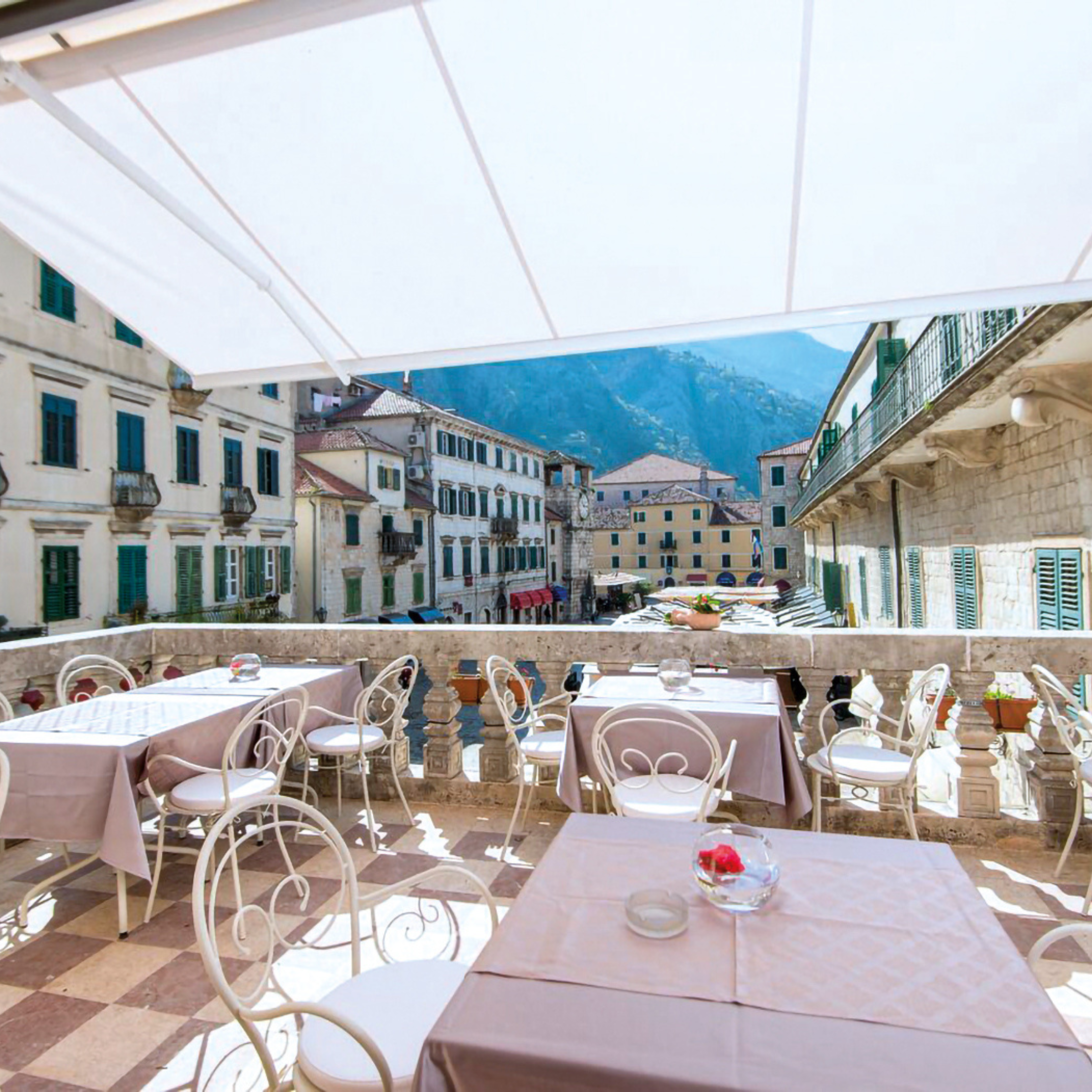 Silla de jardín apilable "Mimmo" de metal pintado 43x52 cm 89h