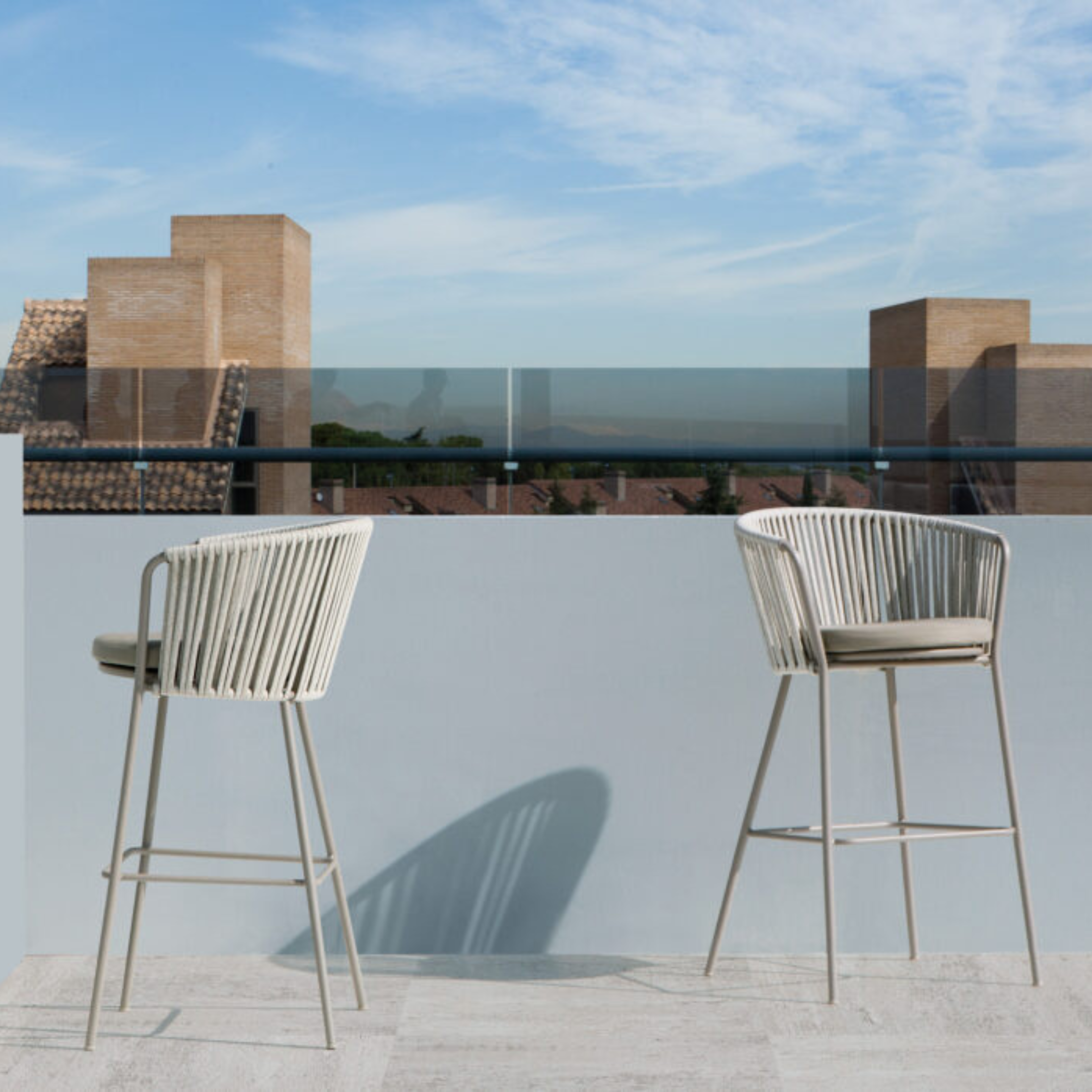 Sgabello alto in acciaio inox e corda "Daisy Rope" da giardino cm 62x53 104h