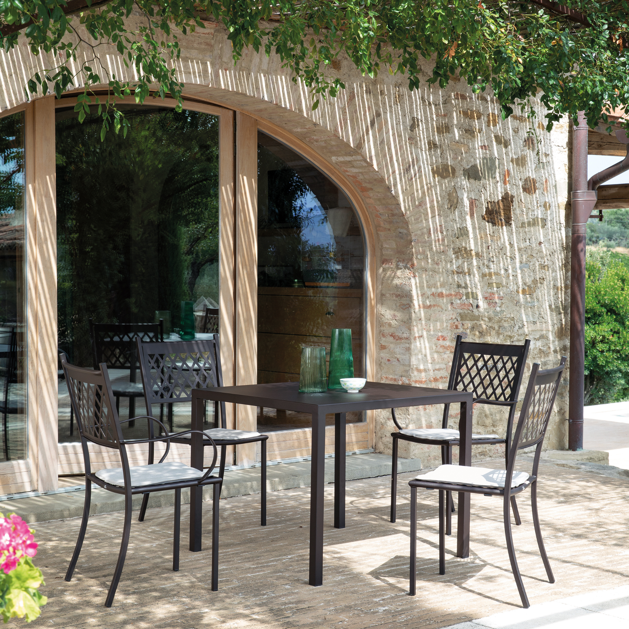 Set di sedie moderne da giardino "Summertime" in metallo verniciato impilabili cm 49x57 95h