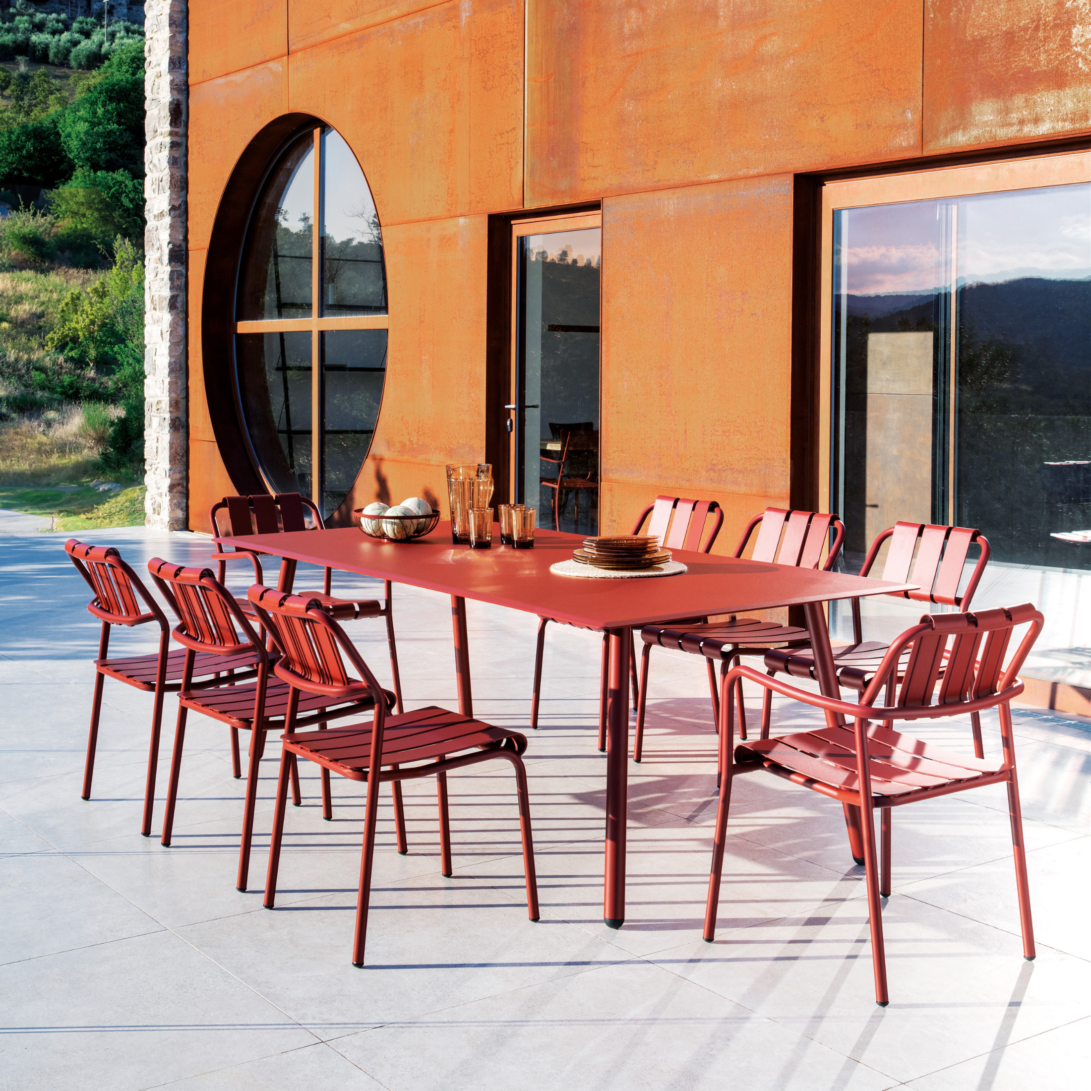 Table ronde en métal galvanisé "Roma" pour jardin démontable 130x130 cm 75h