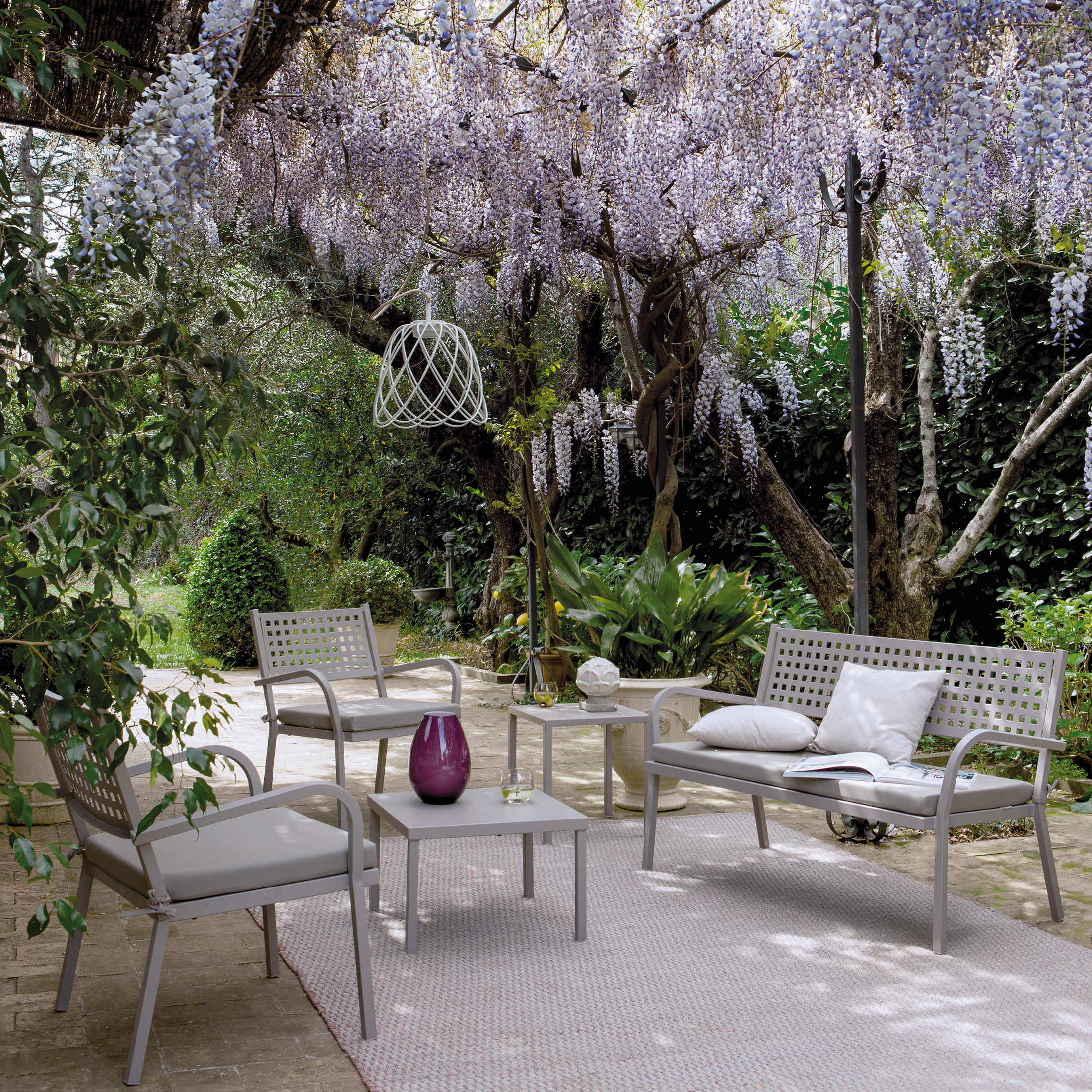 Panca in metallo da giardino "Alice1" divano impilabile con braccioli cm 148x53 85h