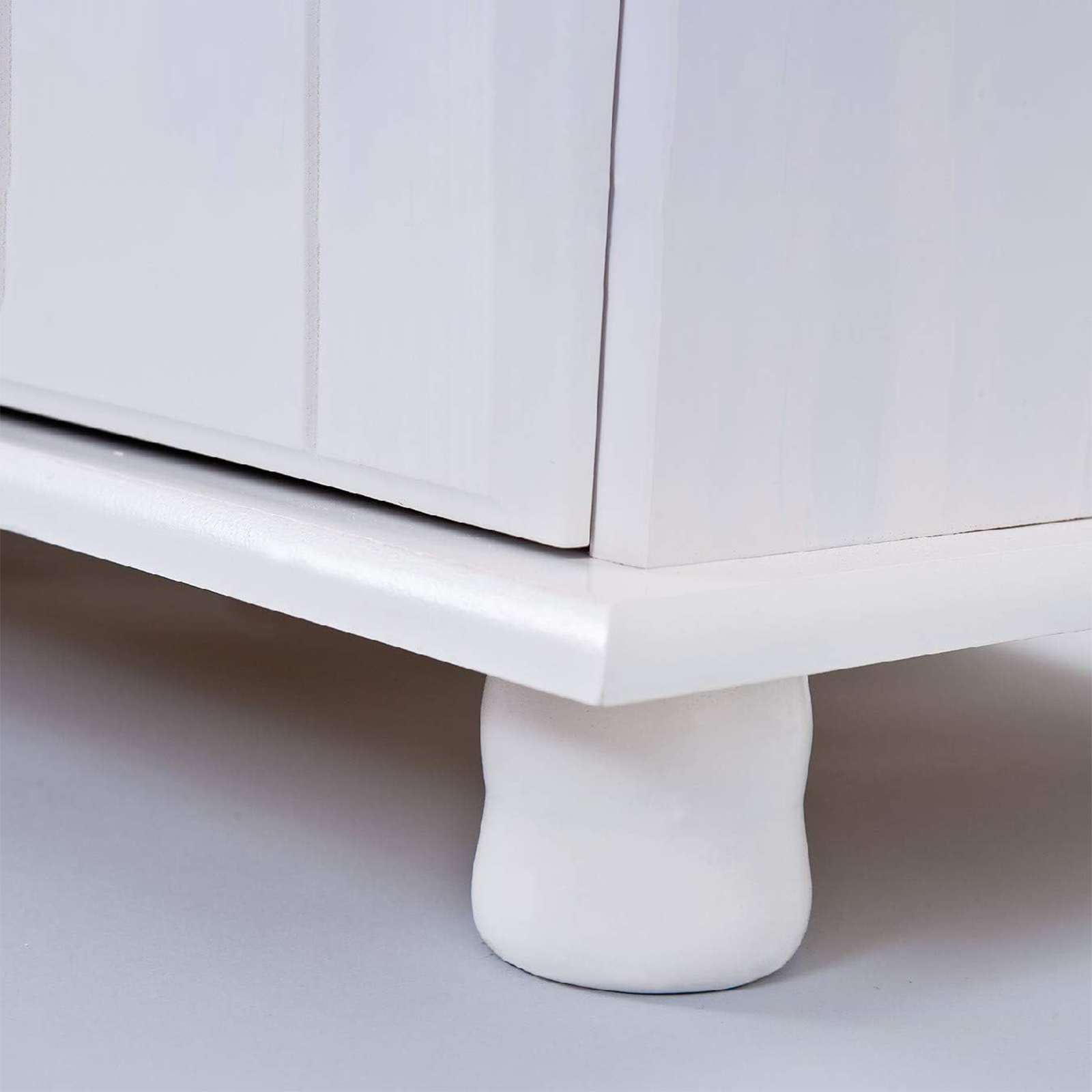 Credenza in legno massello bianco venato "Valencia" con vano a giorno h 198 cm