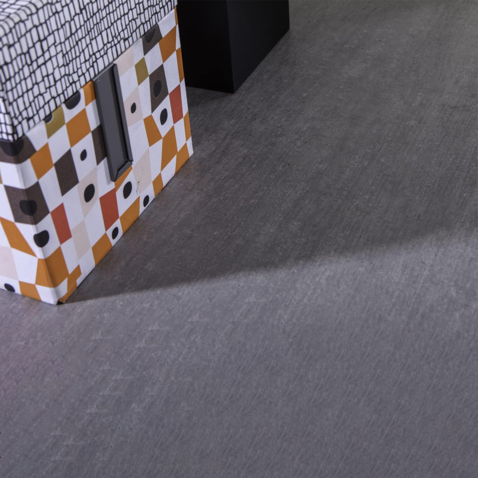 Scrivania in legno moderna "Home" per ufficio in simil cemento cm 140x69 74h