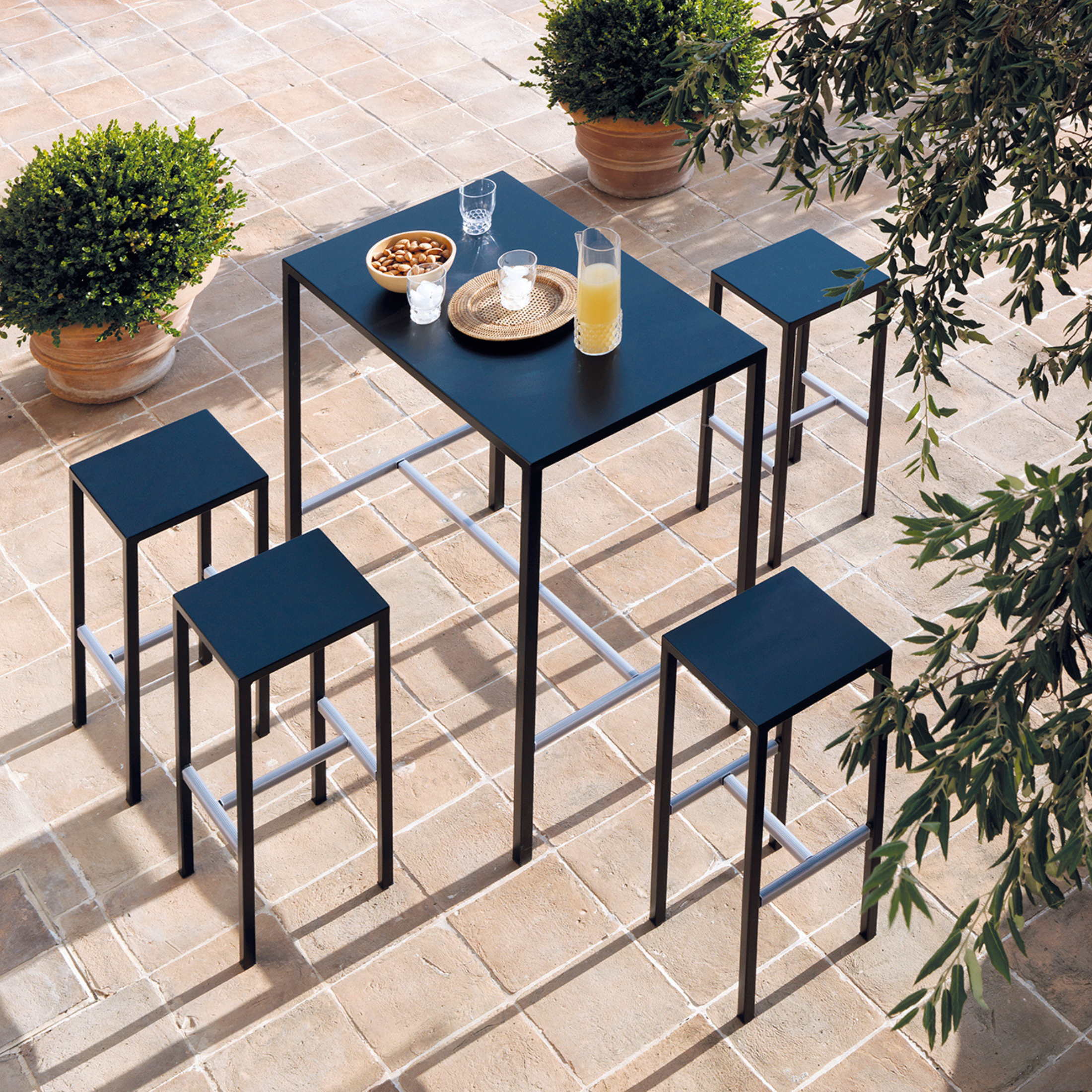 Sgabello in metallo verniciato "Seaside" da giardino cm 32x32 78h