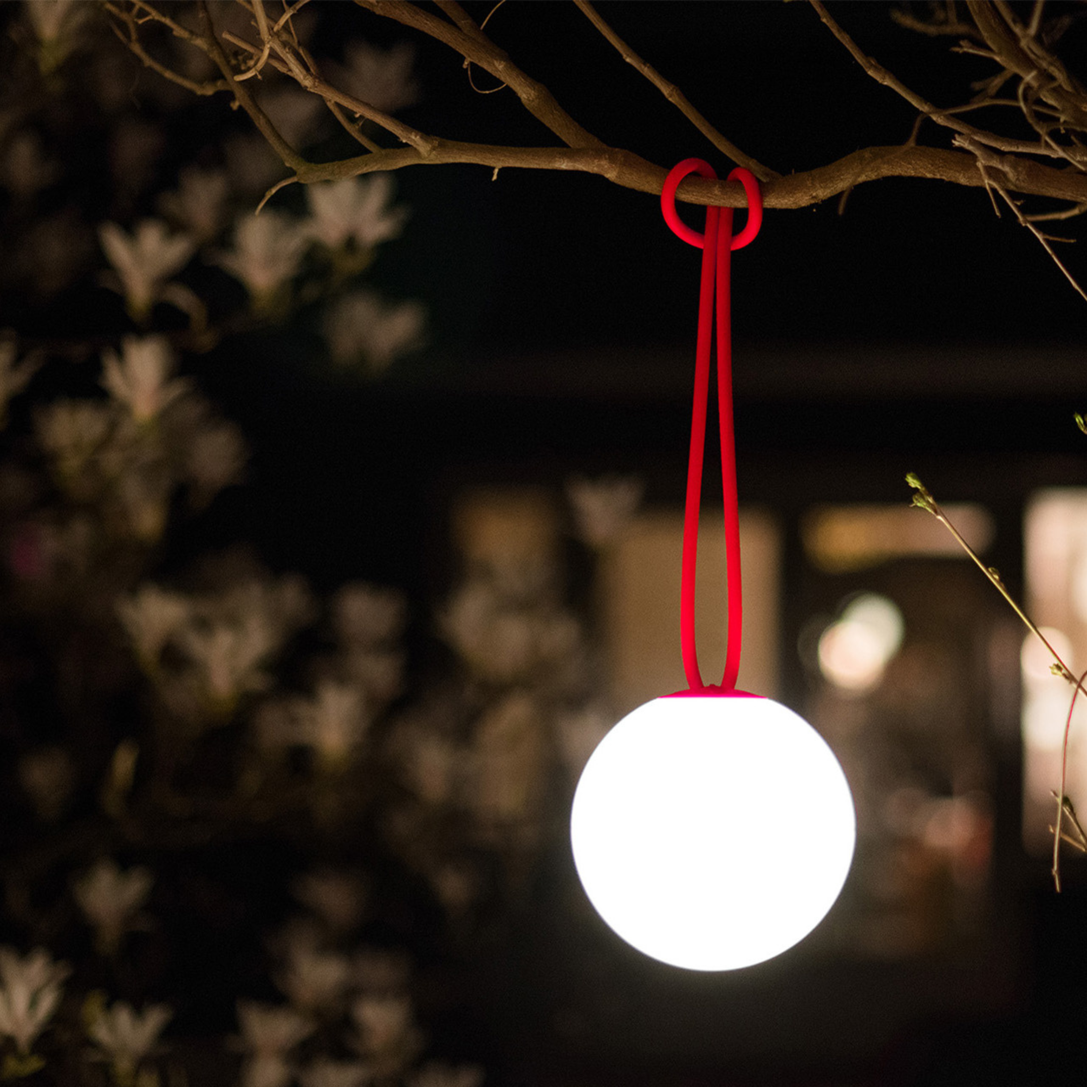 Juego de 2 lámparas LED suspendidas a pilas "Bolleke" de HDPE con gancho de goma 20x20 cm