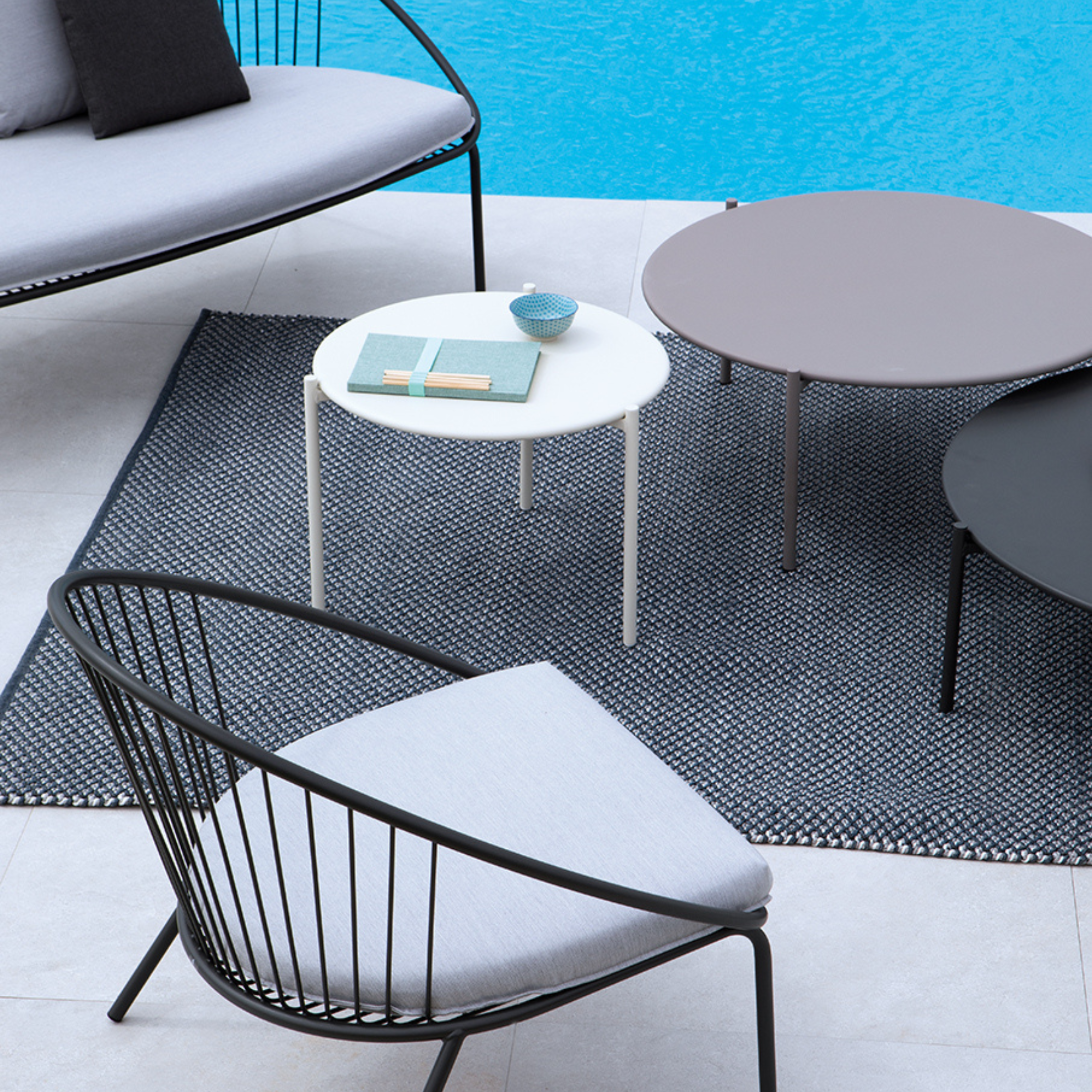 Canapé de jardin en métal "Aria" banquette lounge empilable 160x81 cm 85h