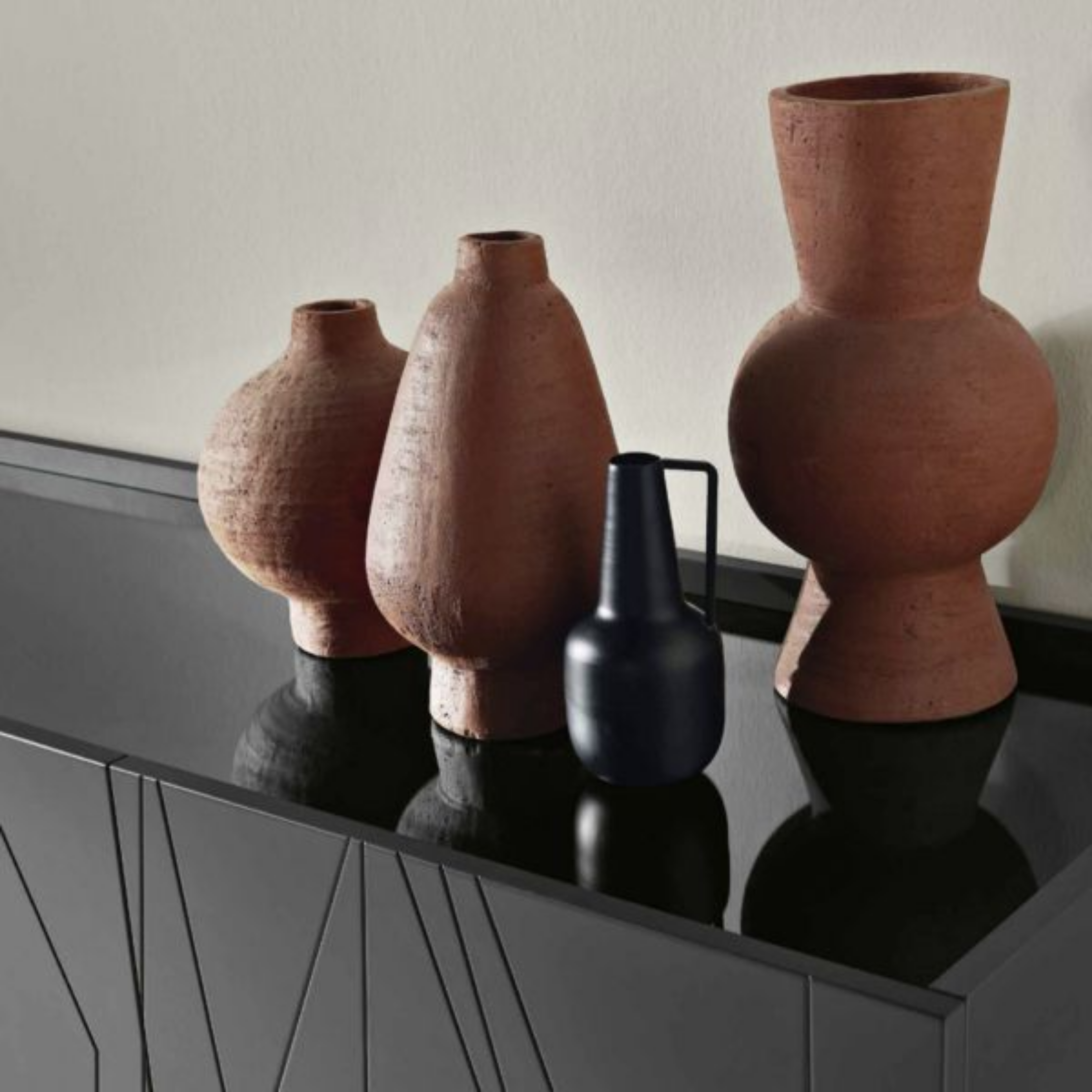 Buffet moderne 3 portes "Tigua" Plateau miroir fumé ou bronze déjà assemblé 169x50 cm 89h