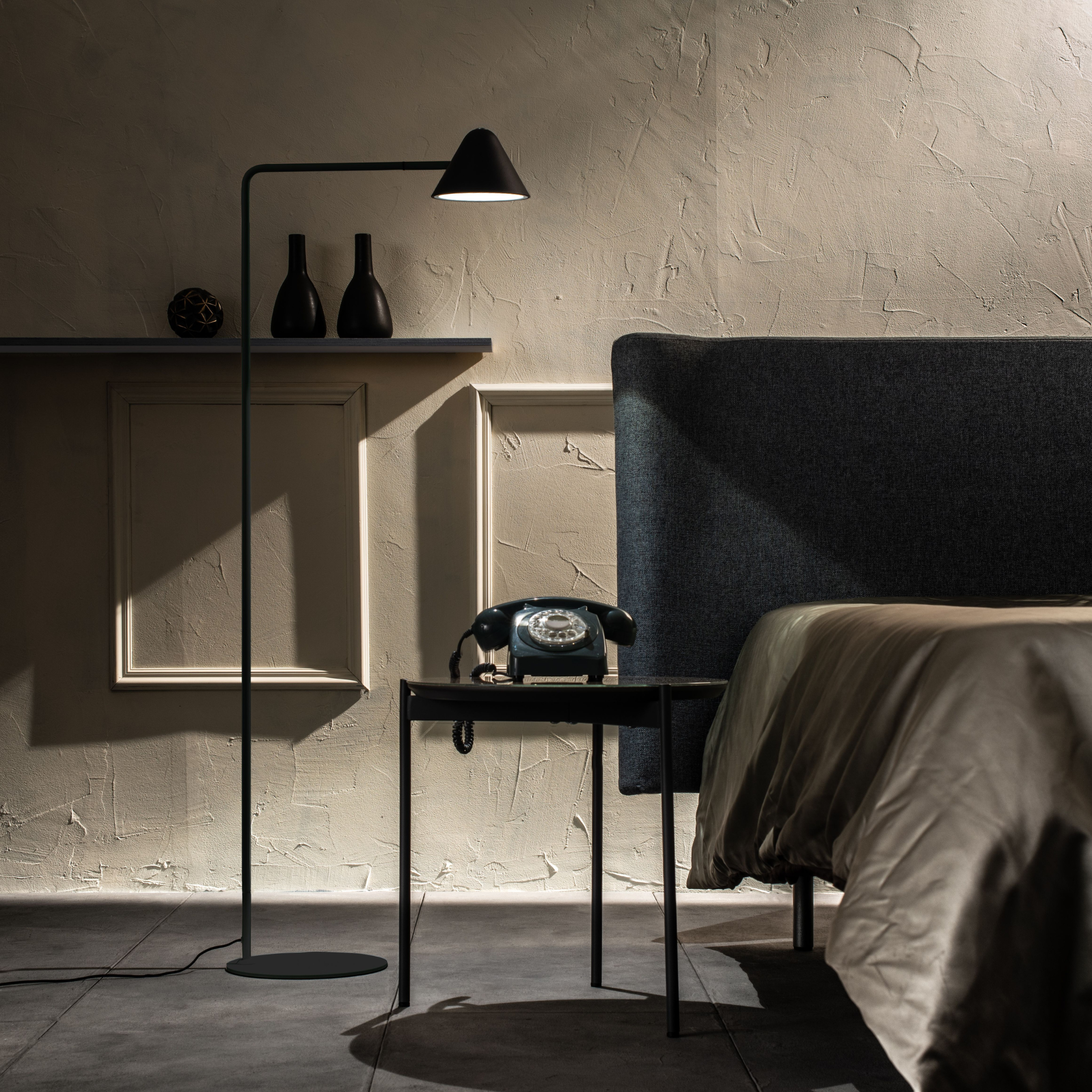 Lampe en métal avec abat-jour "Antares" pour sol, table et suspension