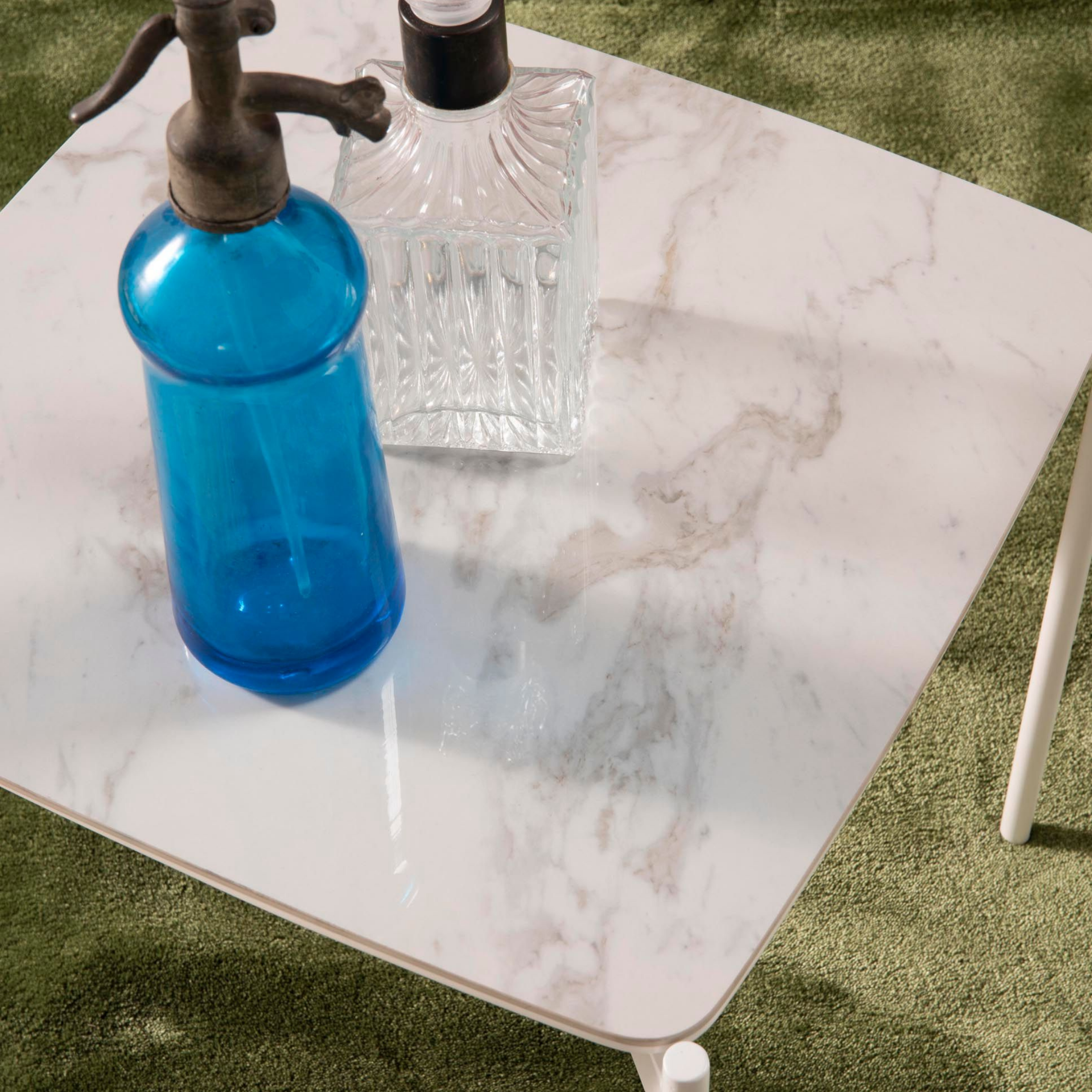Tavolino basso da salotto "Jay" top in ceramica effetto marmo e gambe in metallo cm 55x55 35h