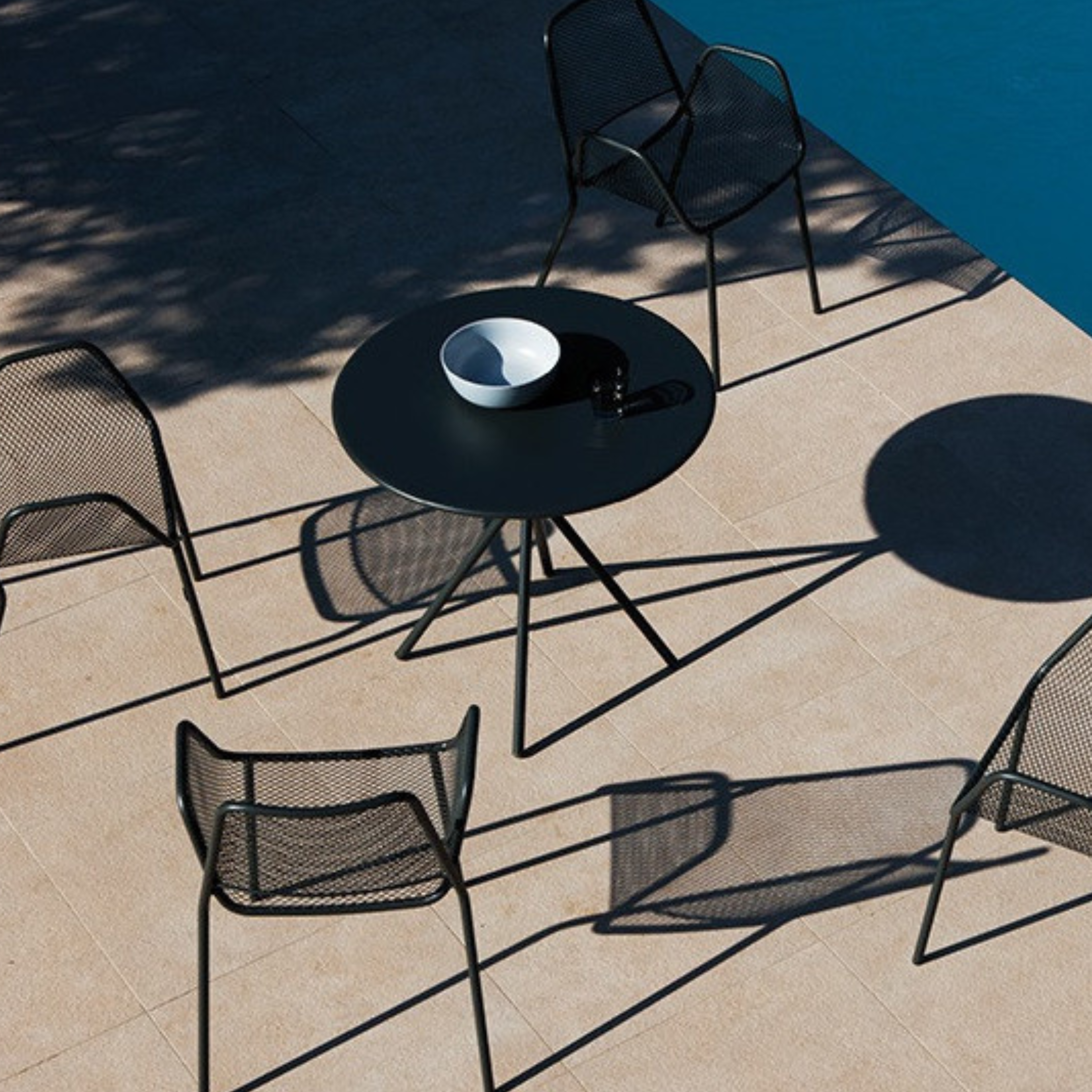 Tavolo tondo in metallo zincato "Twist15" per giardino smontabile h 75 cm