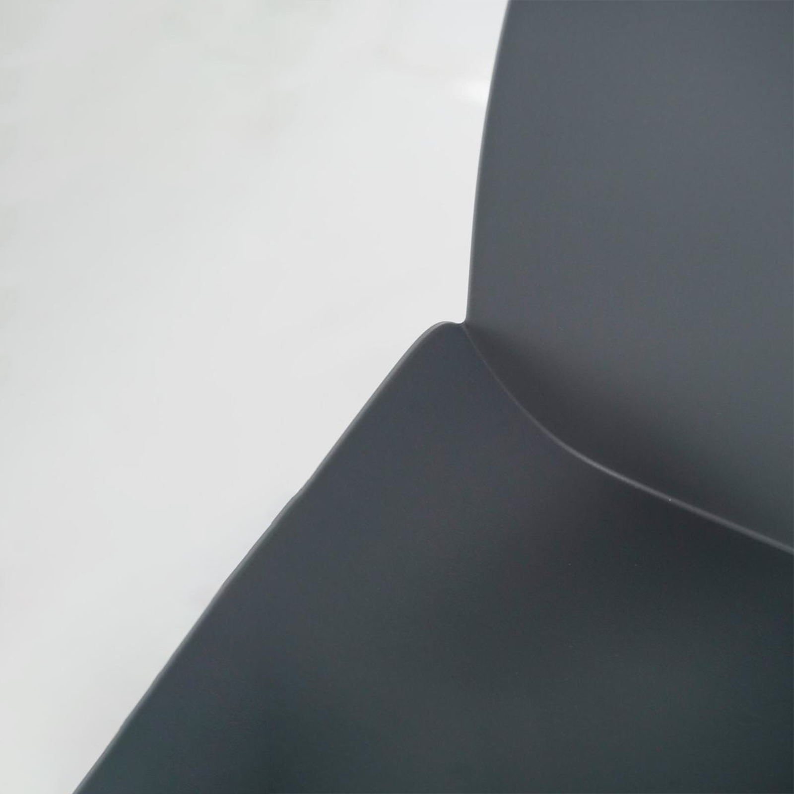 Set di sgabelli alti "Ana" in polipropilene con poggiapiedi cm 47x47,5 91,5h