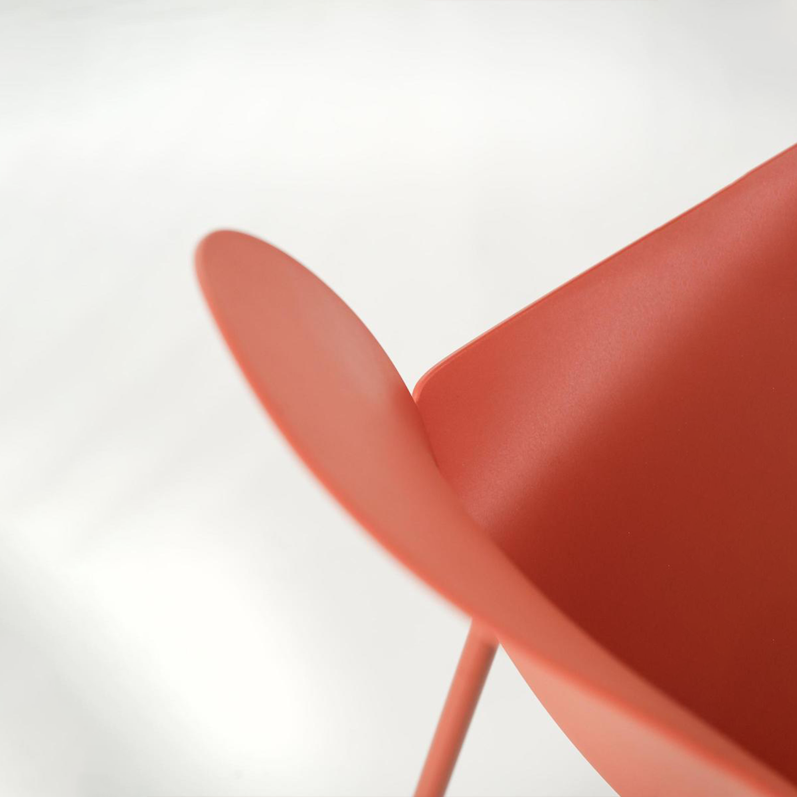 Set di sedie moderne in polipropilene "Azzurra" con struttura in metallo verniciato da soggiorno