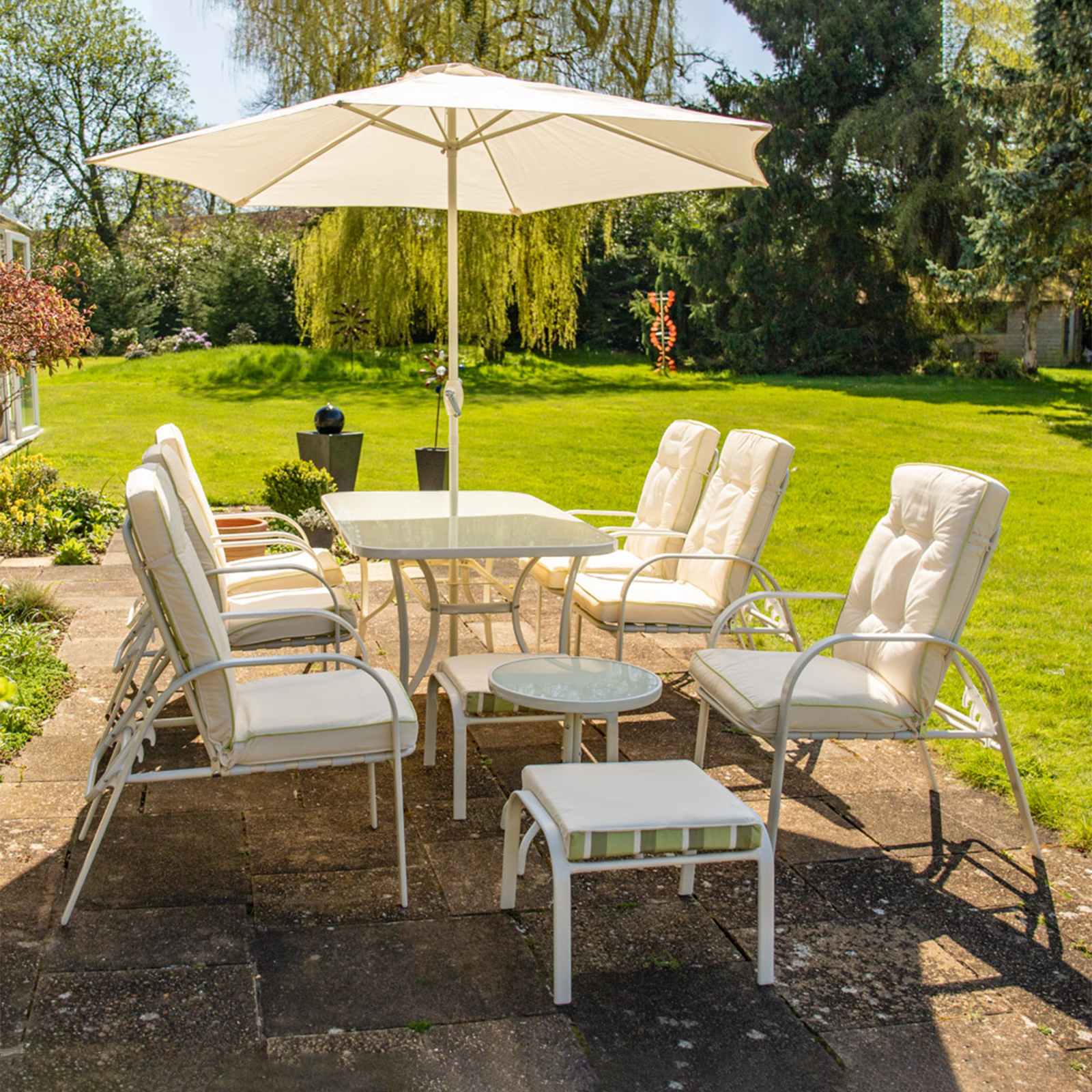 Tavolo da pranzo in metallo "Giove" piano di cristallo temperato e foro porta ombrellone per giardino