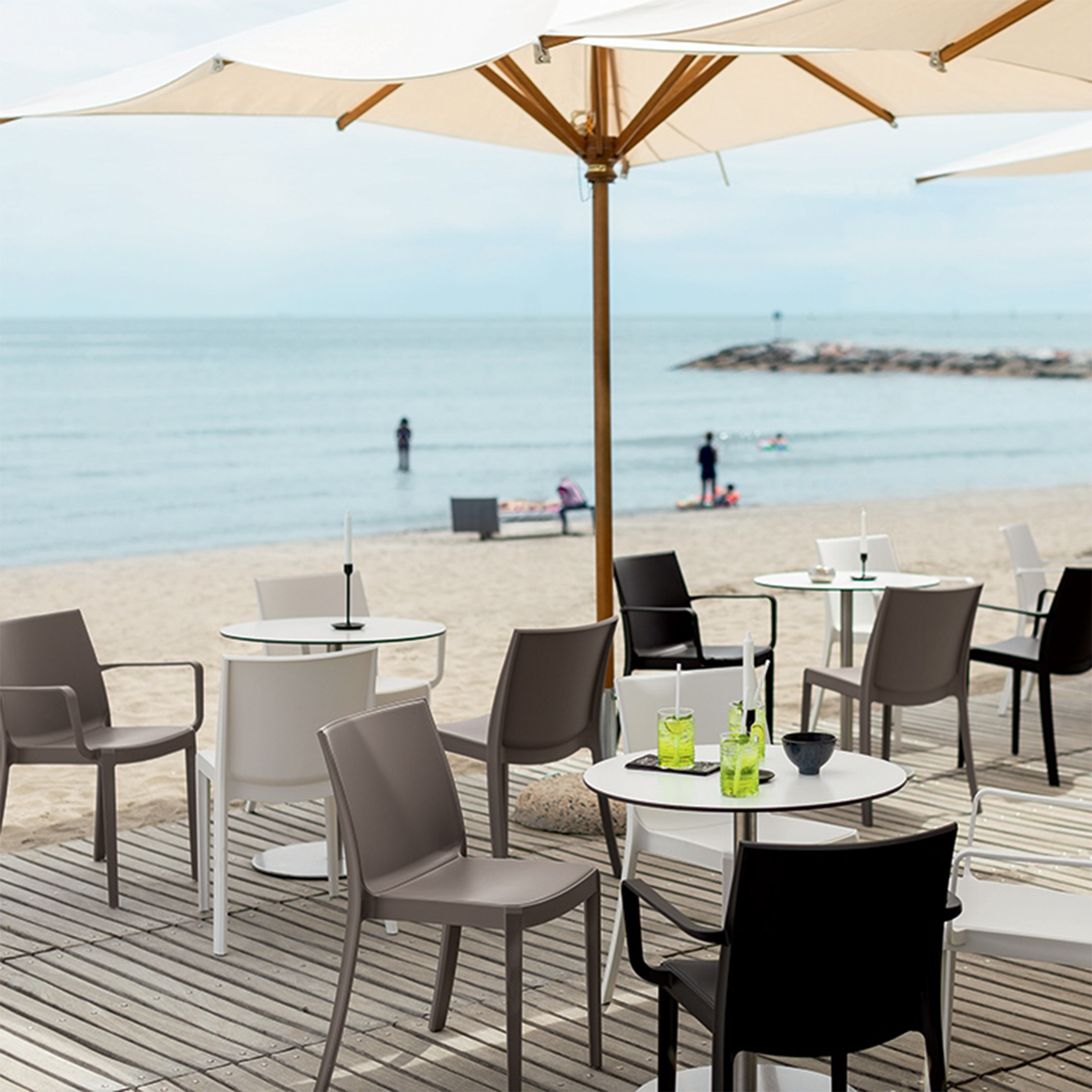 Chaise de salle à manger Perla en polypropylène pour jardin, empilable, antidérapante, 47x55 cm, 82h