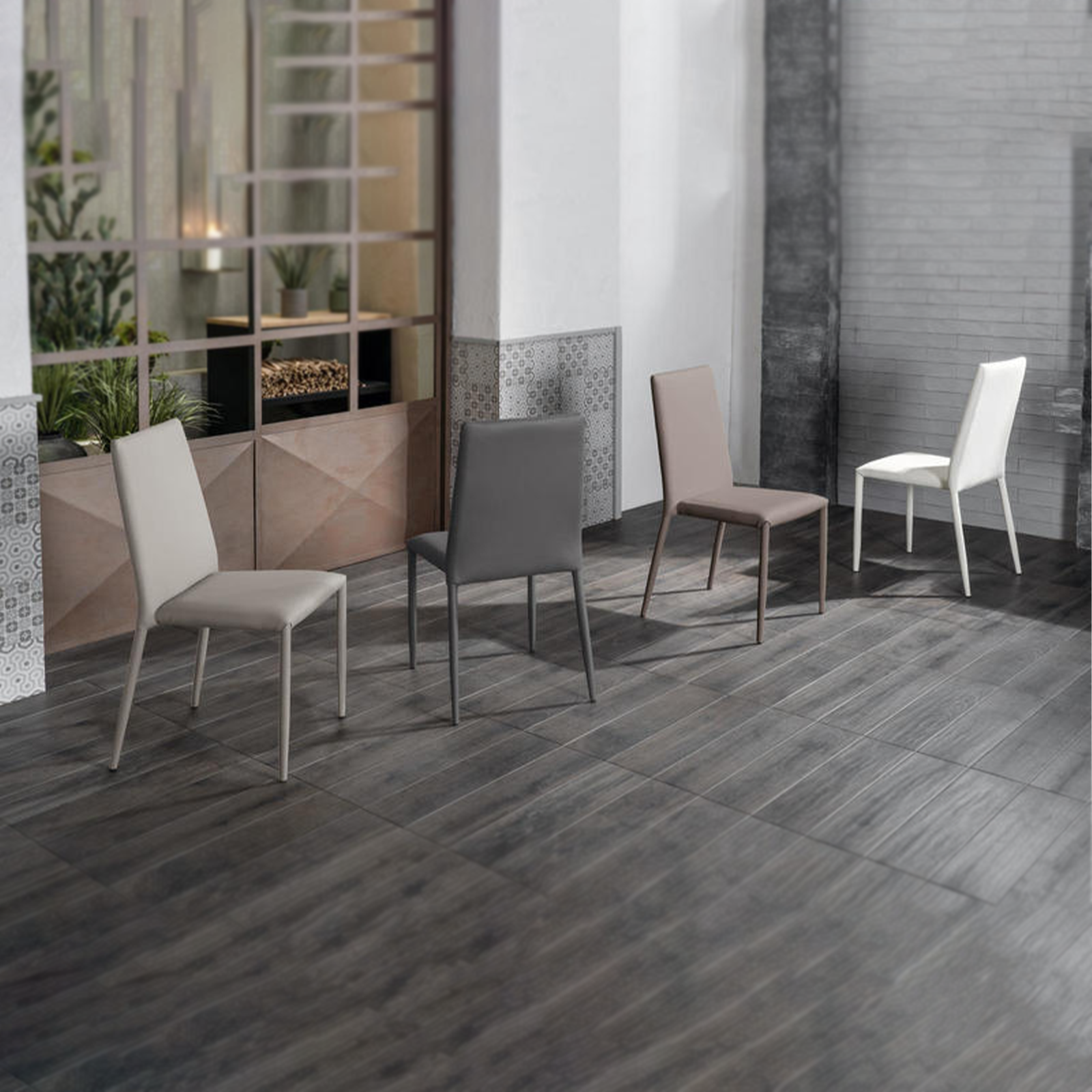 Sedia imbottita "Cleo" moderna in similpelle impilabile cm 42x40 96h