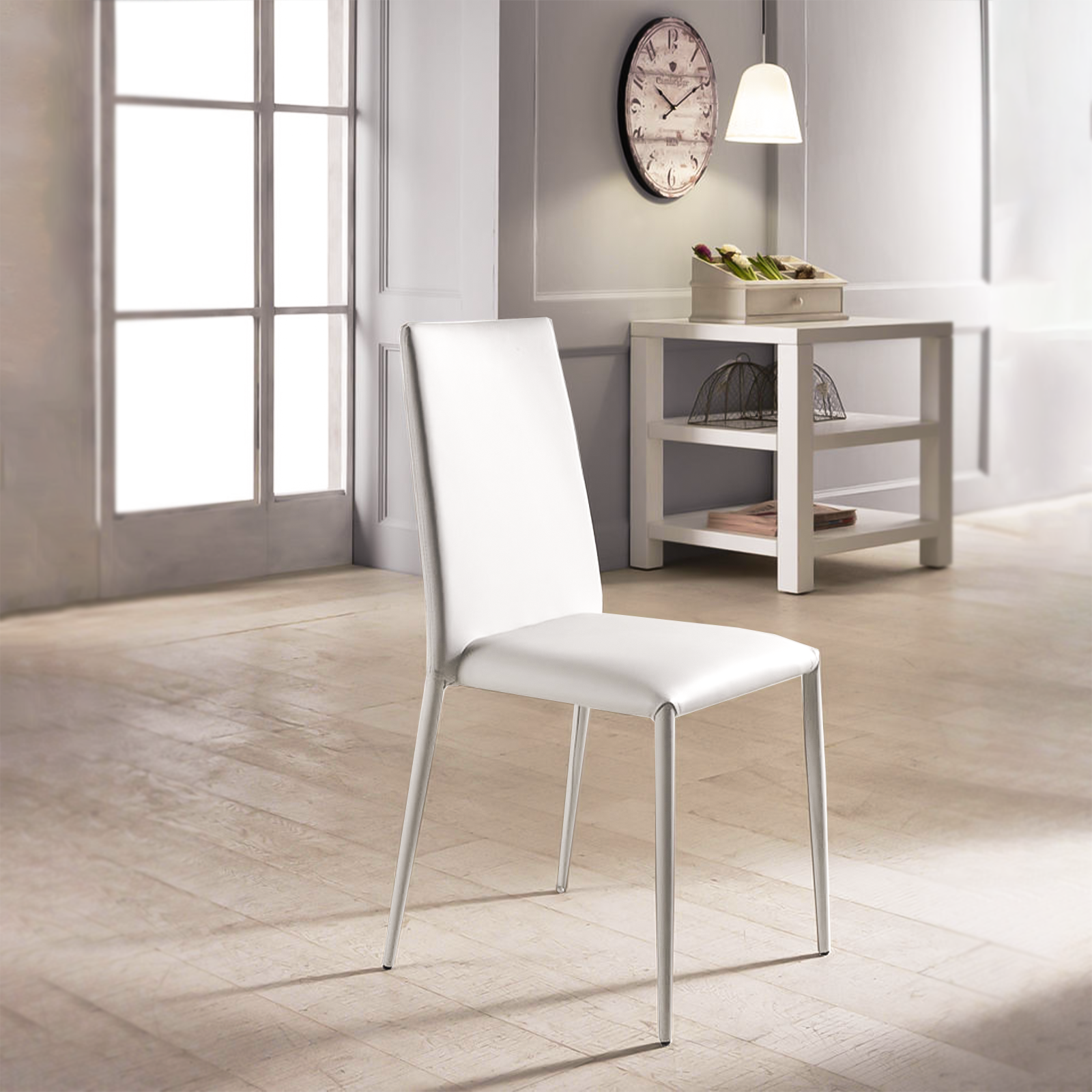 Silla moderna "Cleo" acolchada en símil piel apilable 42x40 cm 96h