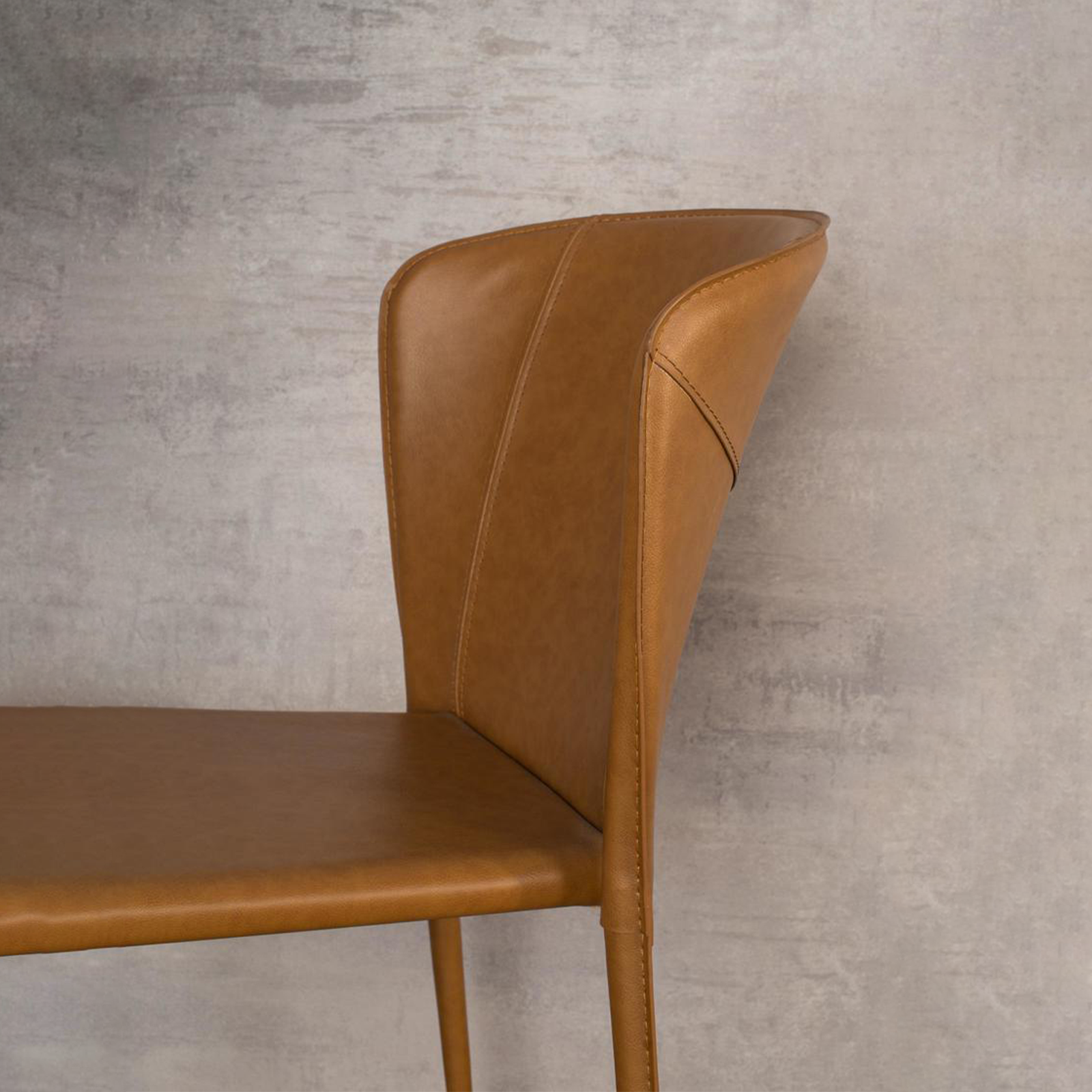 Elégante chaise vintage "Break" simili cuir 56x49 cm 82h