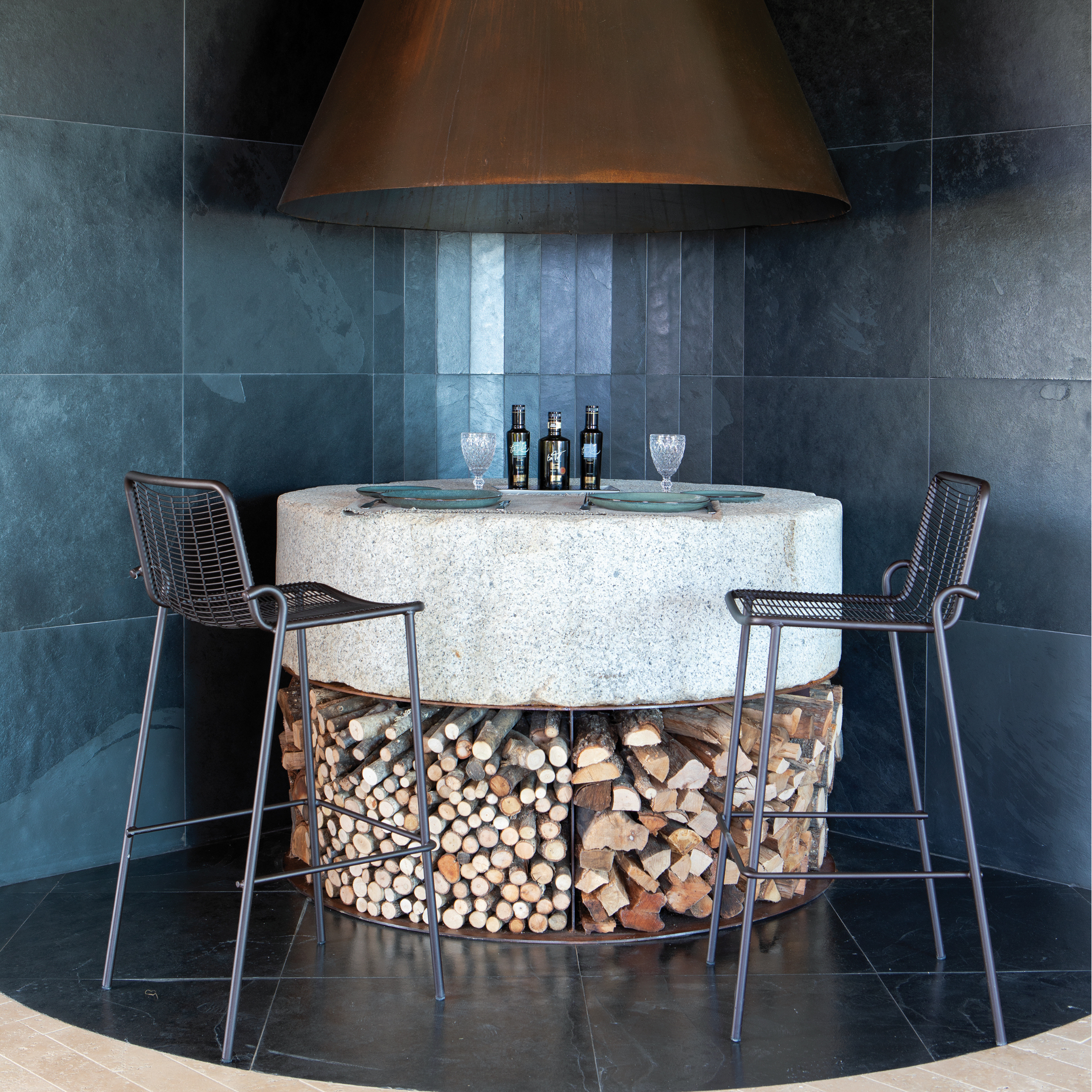 Taburete alto de metal pintado "Roma" apilable para el jardín 50x52 cm 100h