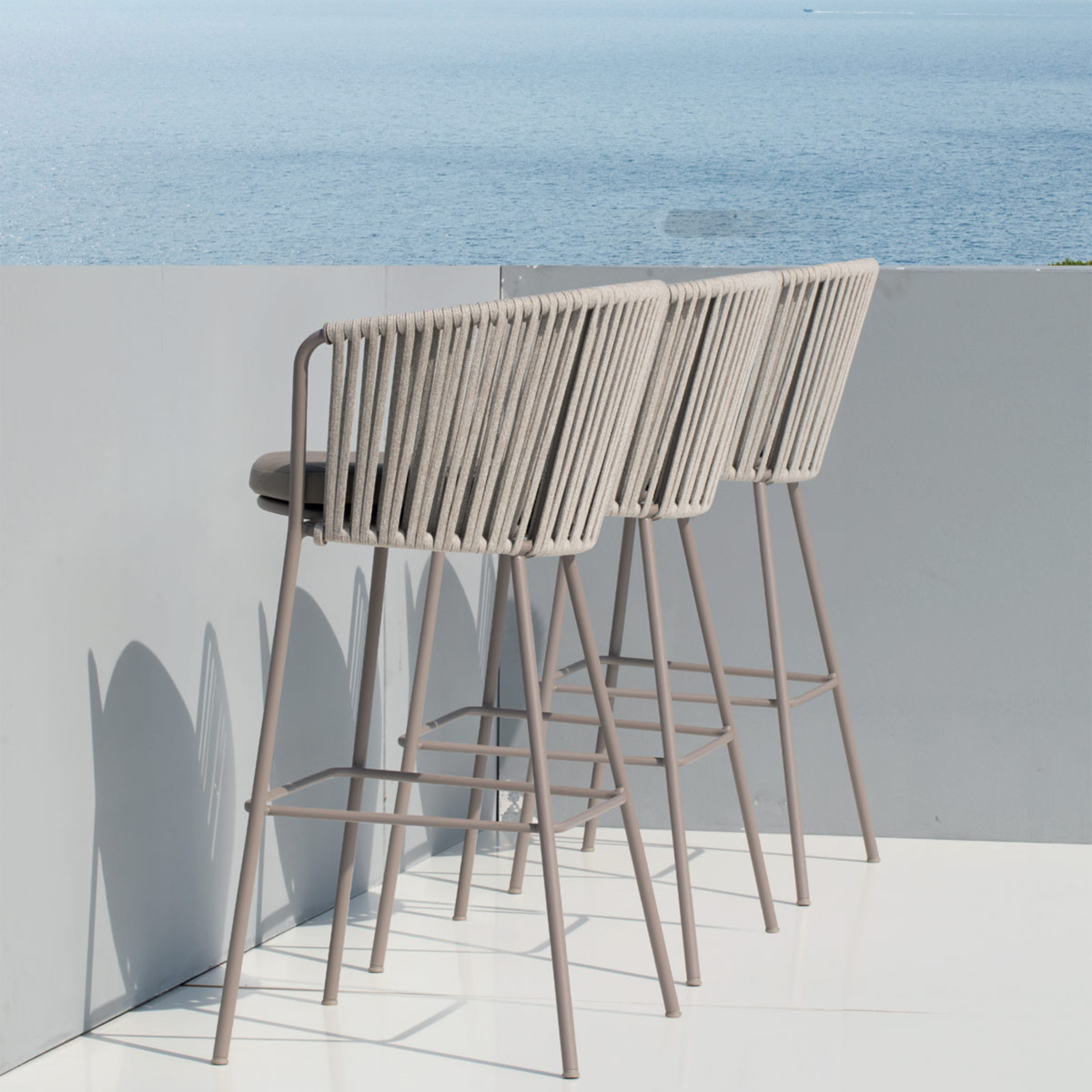 Sgabello alto in acciaio inox e corda "Daisy Rope" da giardino cm 62x53 104h