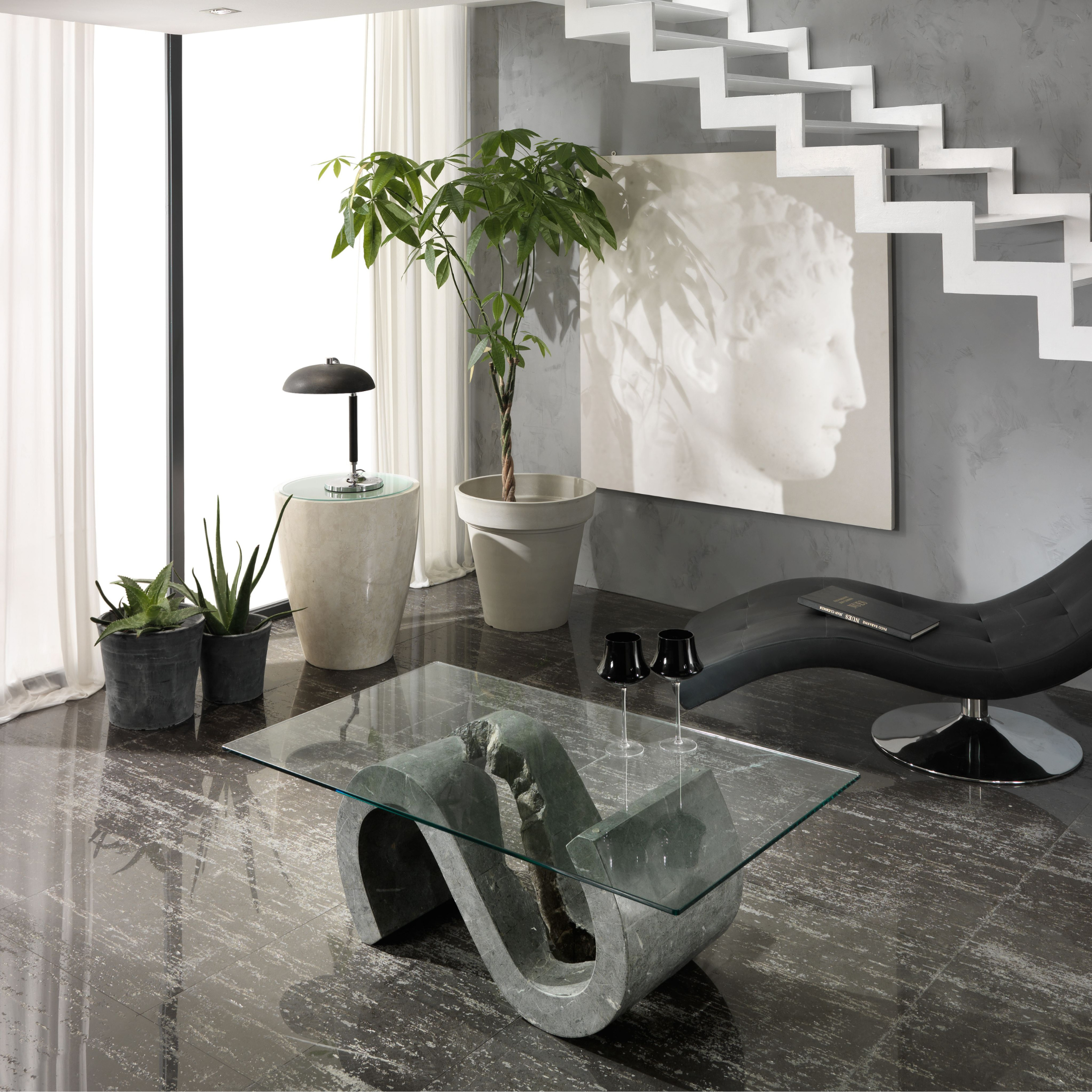 Tavolino basso in pietra fossile "Esse" top in vetro temperato cm 120x70 36h