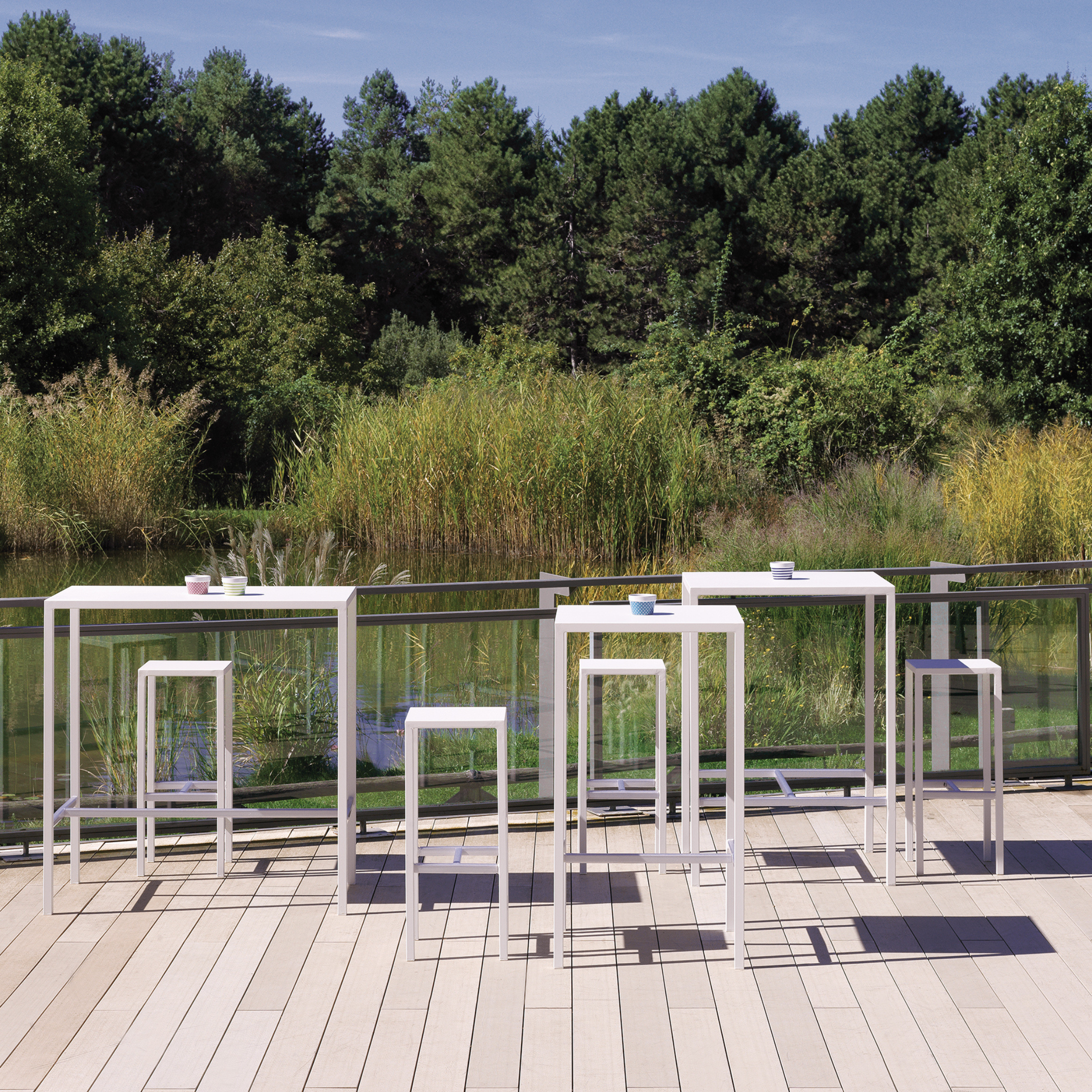 Sgabello in metallo verniciato "Seaside" da giardino cm 32x32 78h