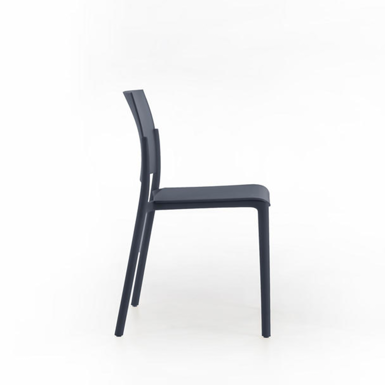 Set di sedie impilabili da soggiorno "Sabrina" in polipropilene moderne cm 52,5x55 81h