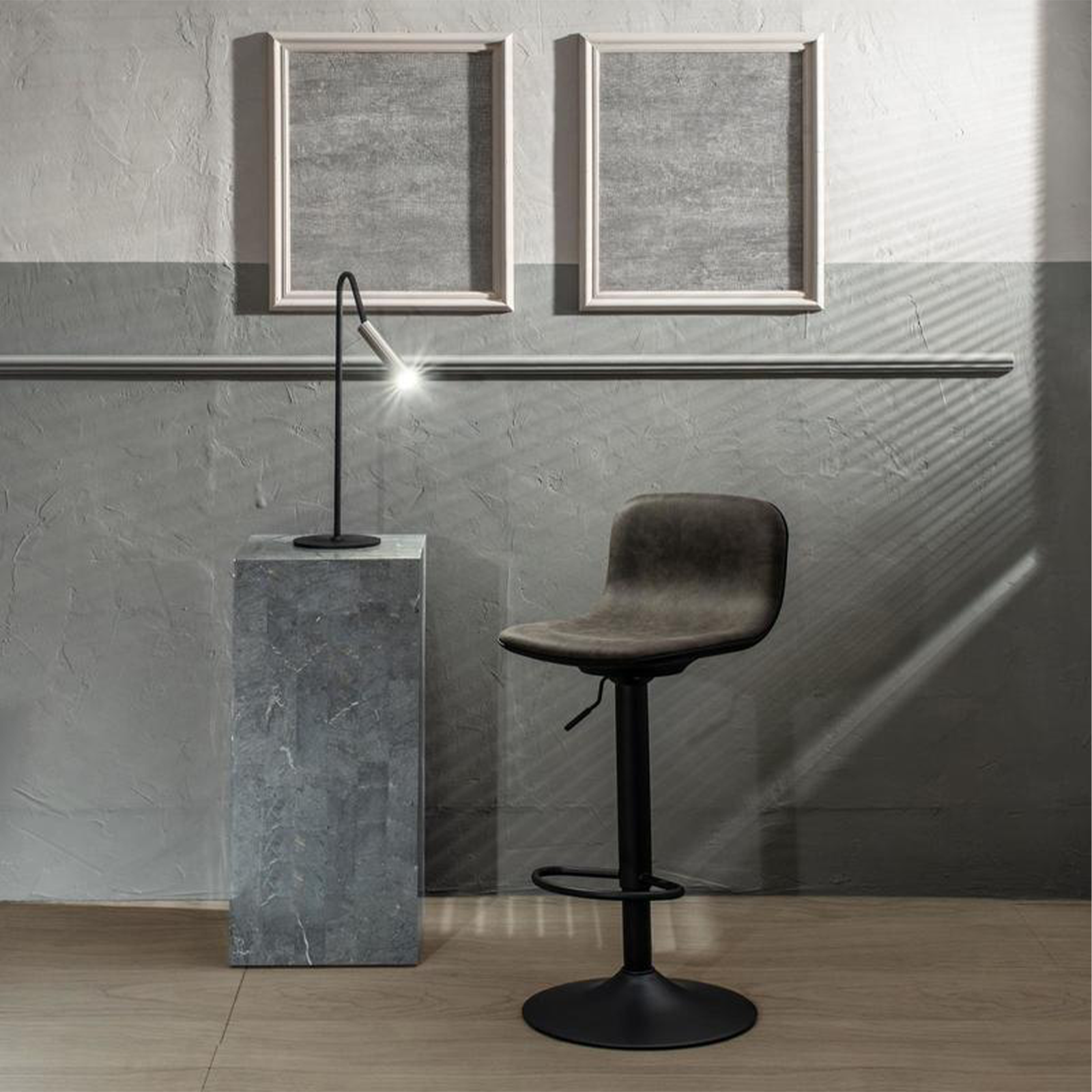 Tabouret haut "Teo" en tissu avec vérin à gaz et repose-pieds 45x39 cm 86h