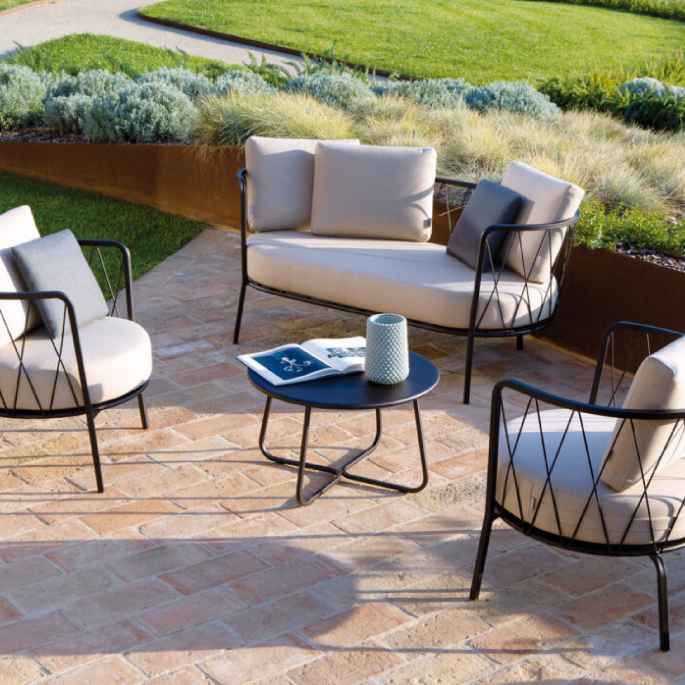 Poltrona bassa in metallo zincato "Daisy12" sedia lounge da giardino cm 73x73 71h