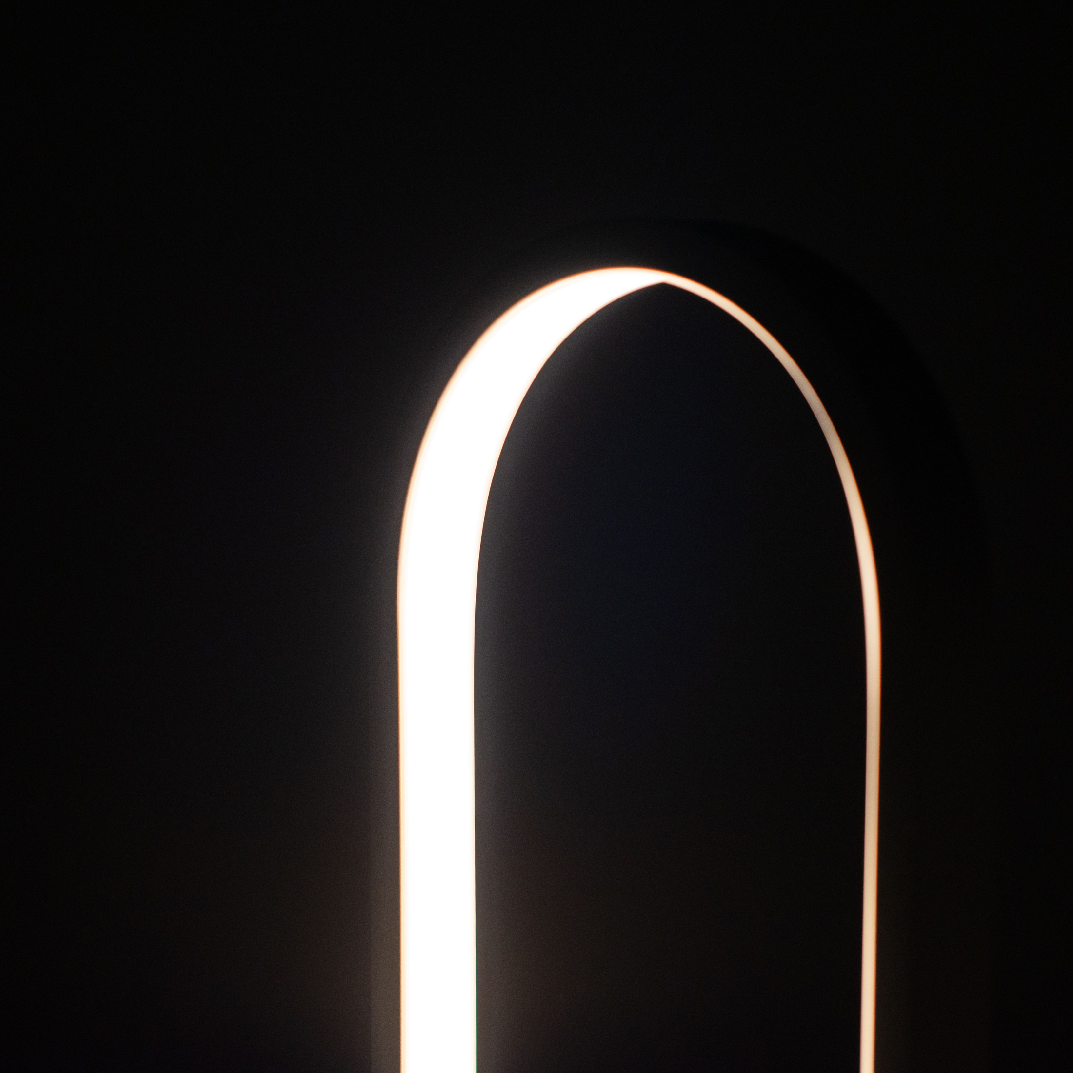 Lampada LED in metallo con base in marmo "Ciak" da terra e tavolo