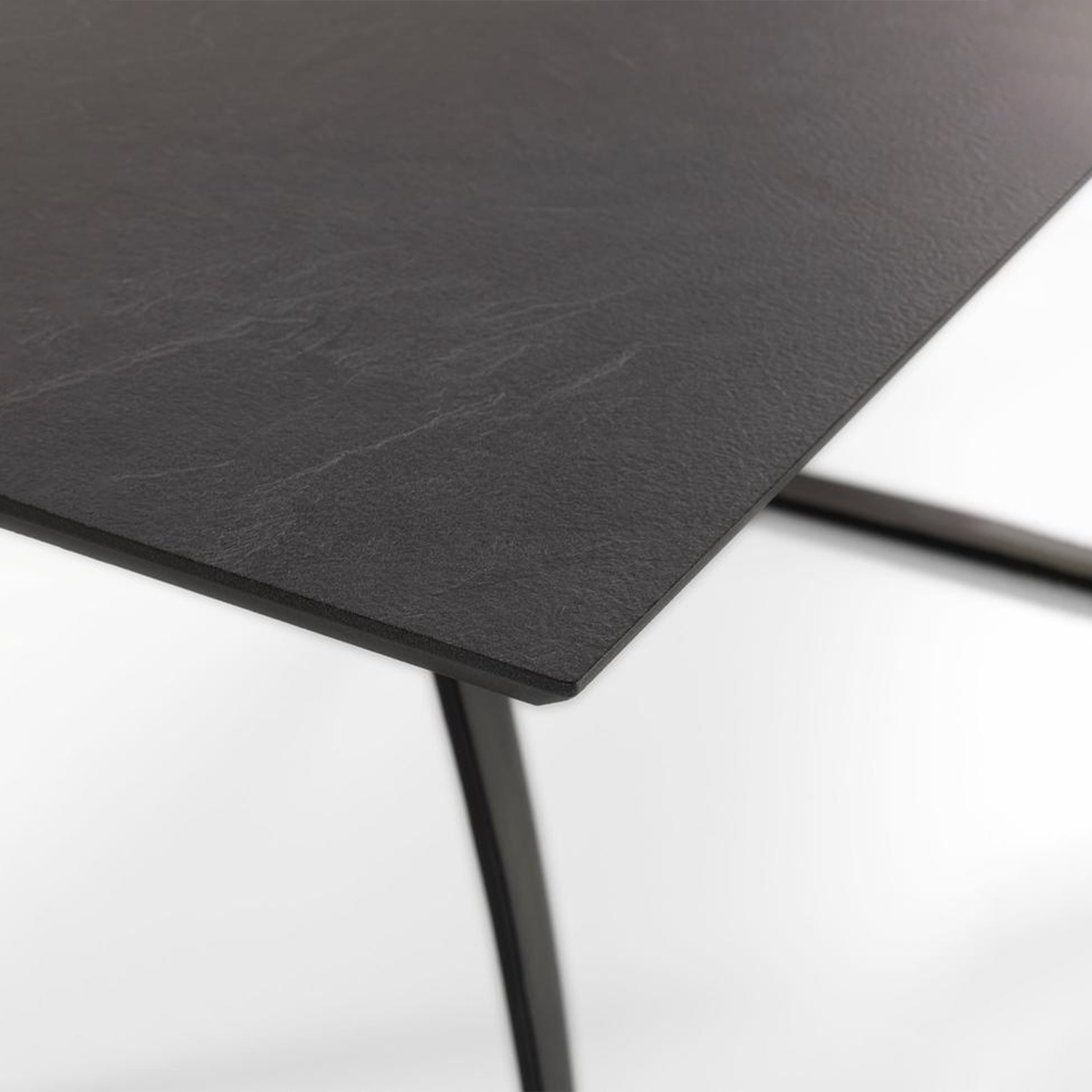 Tavolo allungabile "Hugo" piano in HPL gambe in alluminio 10 posti cm 270x90 76h