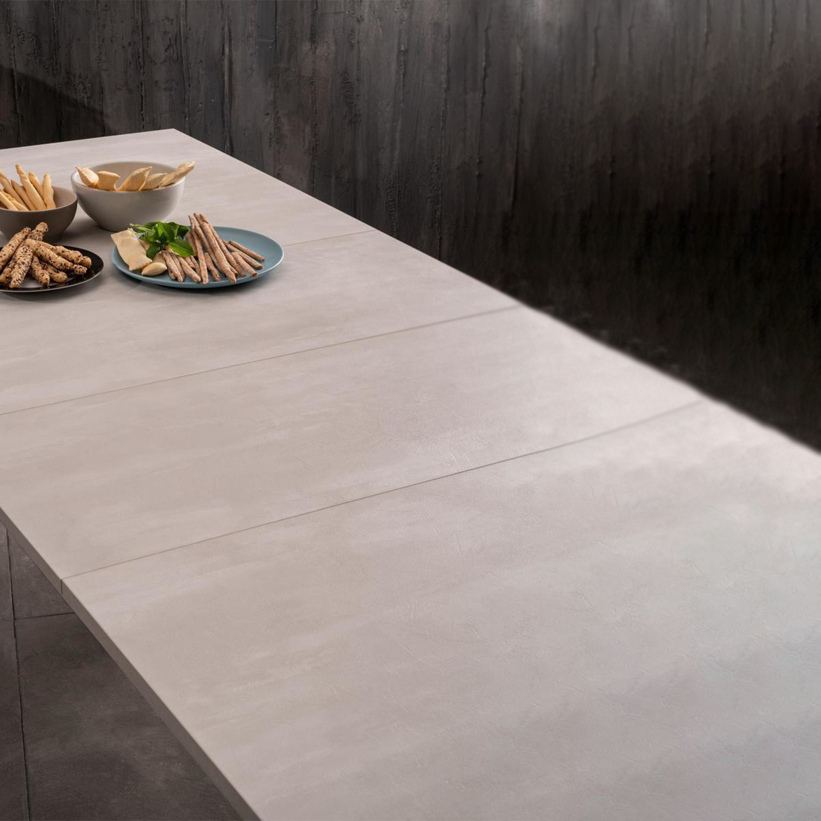 Tavolo allungabile "Blanche" piano melaminico gambe in metallo 14 posti cm 316x90 76h