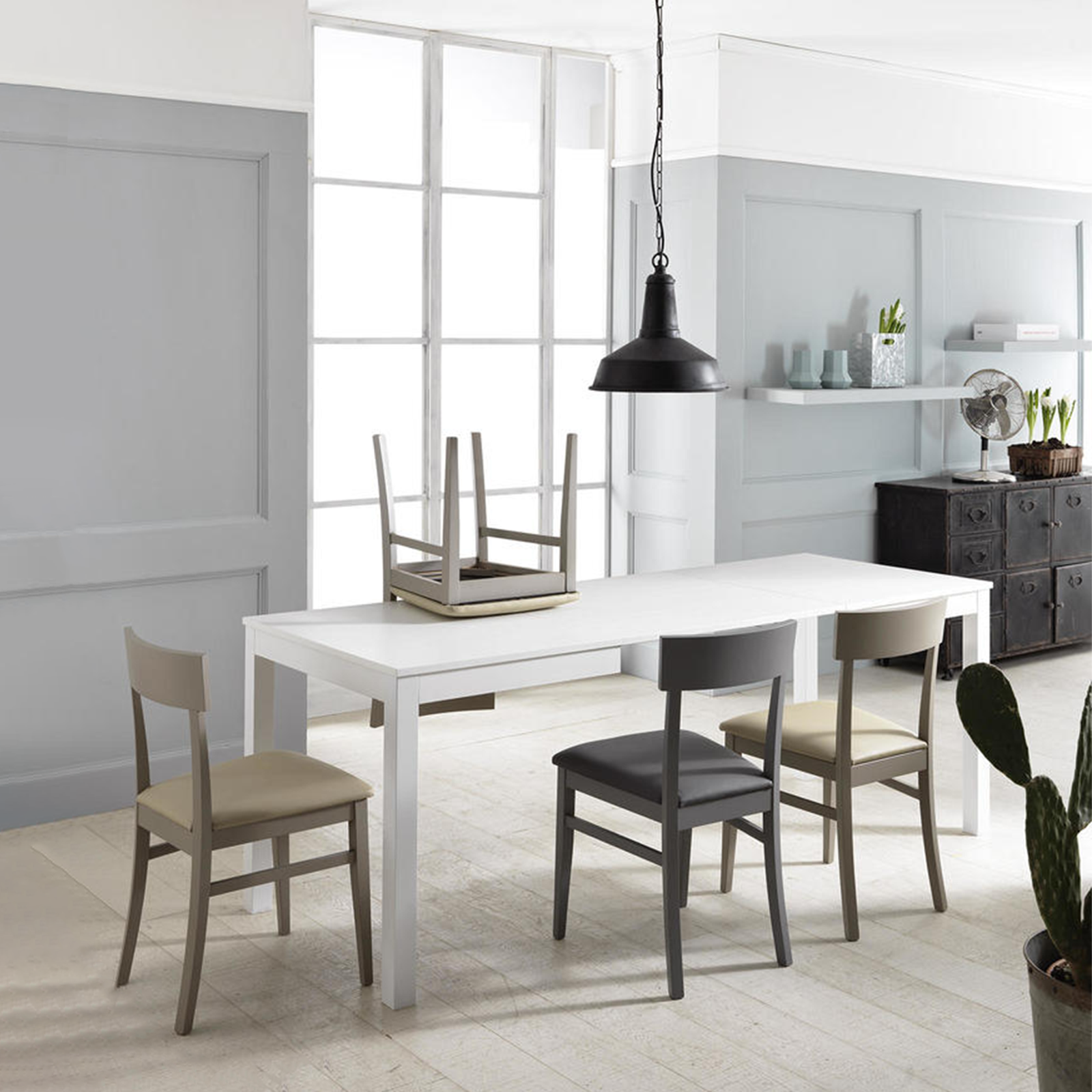 Mesa extensible "Traffic" tapa de melamina, patas de madera maciza 130/210x80 cm 76h