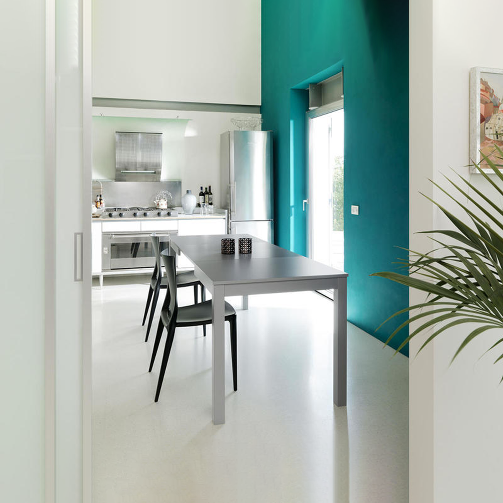 Mesa extensible "Traffic" tapa de melamina, patas de madera maciza 130/210x80 cm 76h