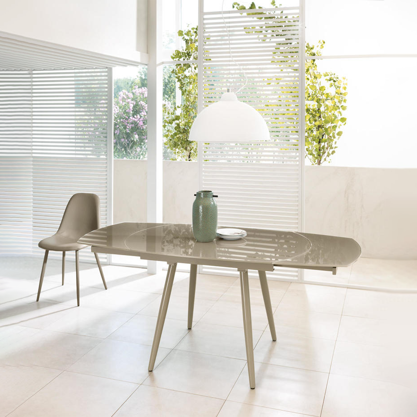 Table extensible en verre trempé "Kyoto Four" structure métallique 120/180x90 76h cm