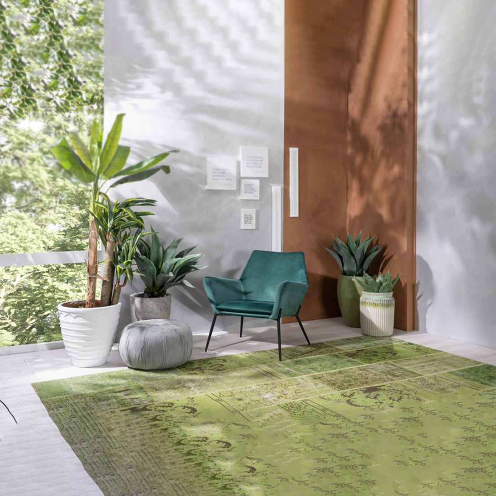 Fauteuil moderne rembourré "Gin" en velours avec pieds en métal 70x72 79h cm