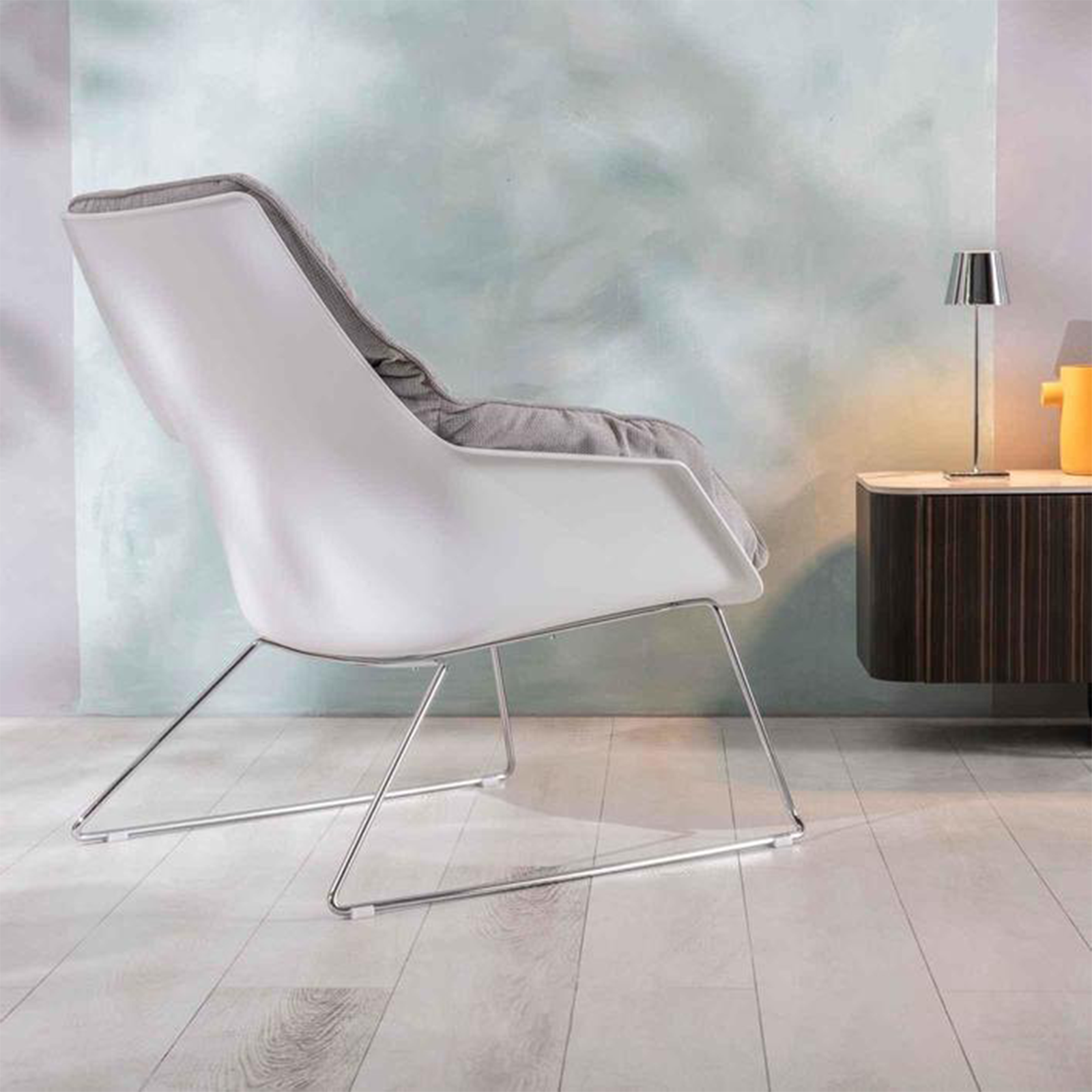 Fauteuil moderne rembourré "Grace" en tissu avec pieds en métal 74x85 86h cm