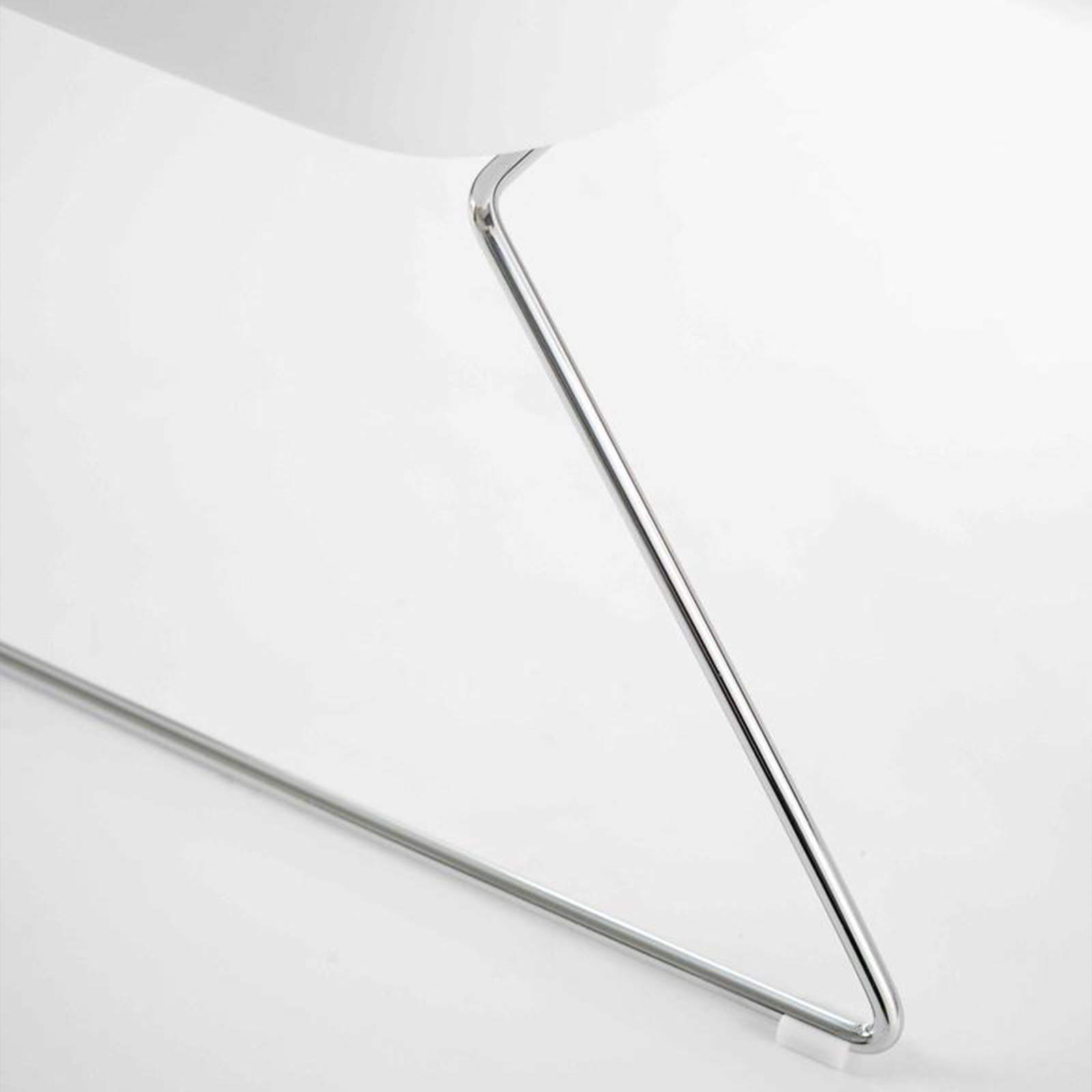 Fauteuil moderne rembourré "Grace" en tissu avec pieds en métal 74x85 86h cm