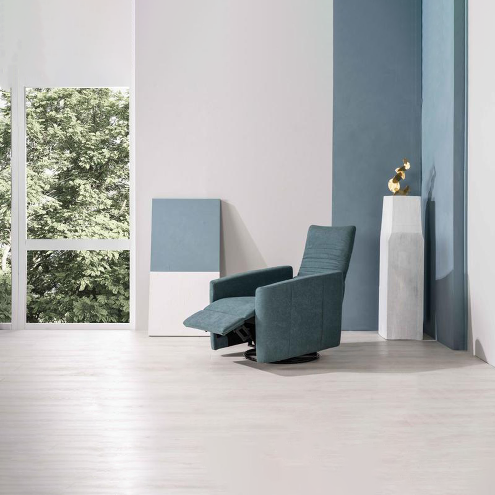 Poltrona reclinabile "Rose" girevole moderna in tessuto base cromata cm 70x85 69h